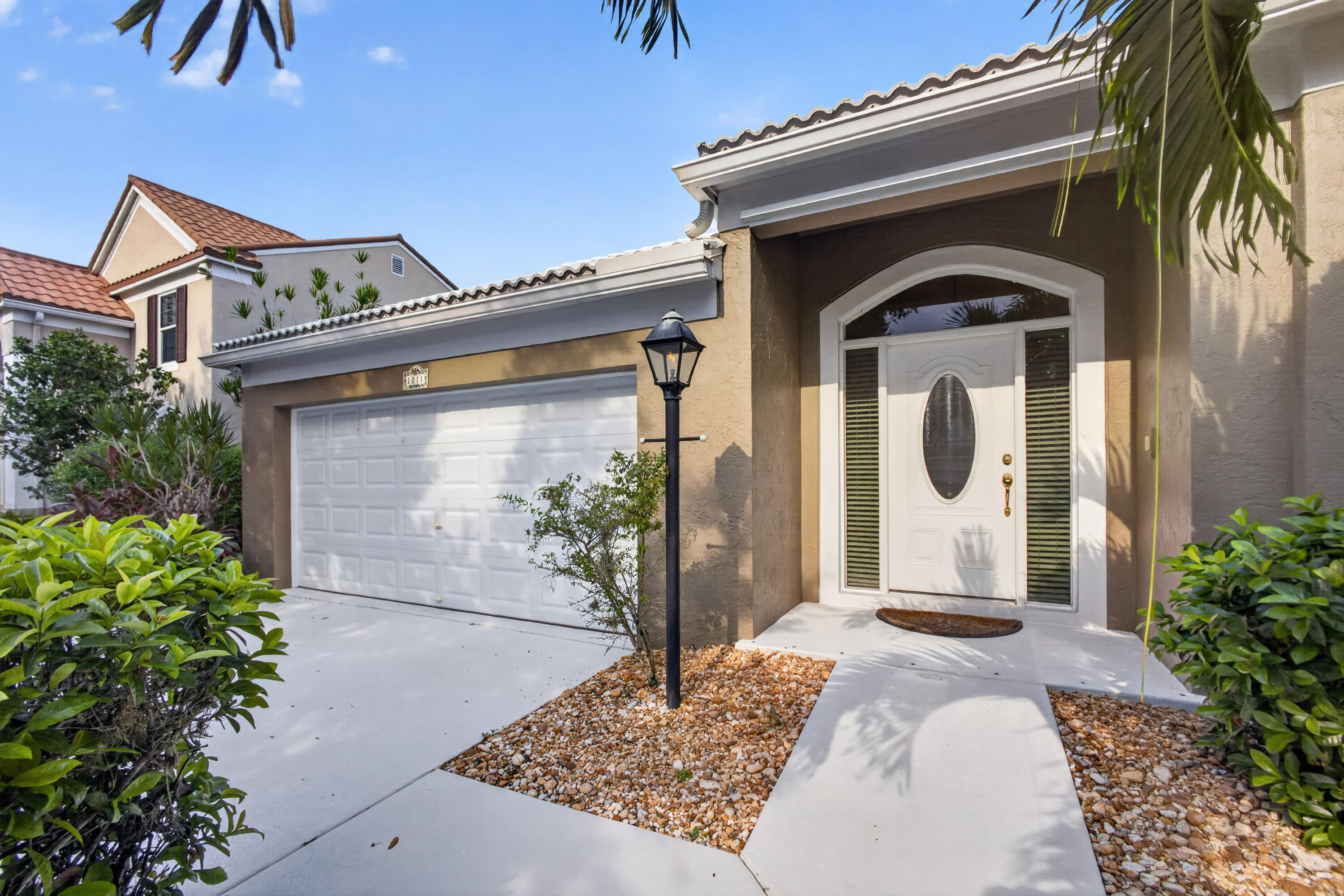 1011 Woodfield Circle Property Photo 4