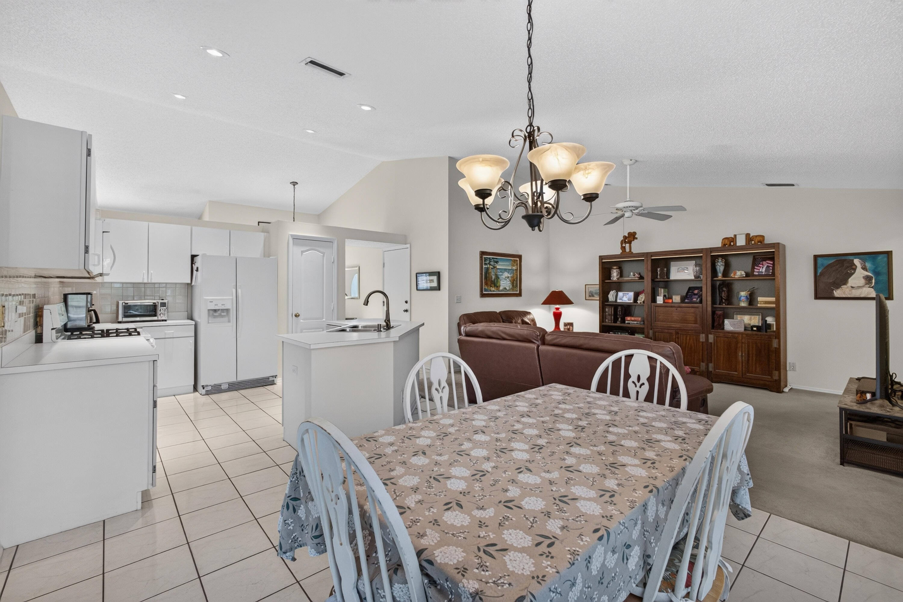 1011 Woodfield Circle Property Photo 24
