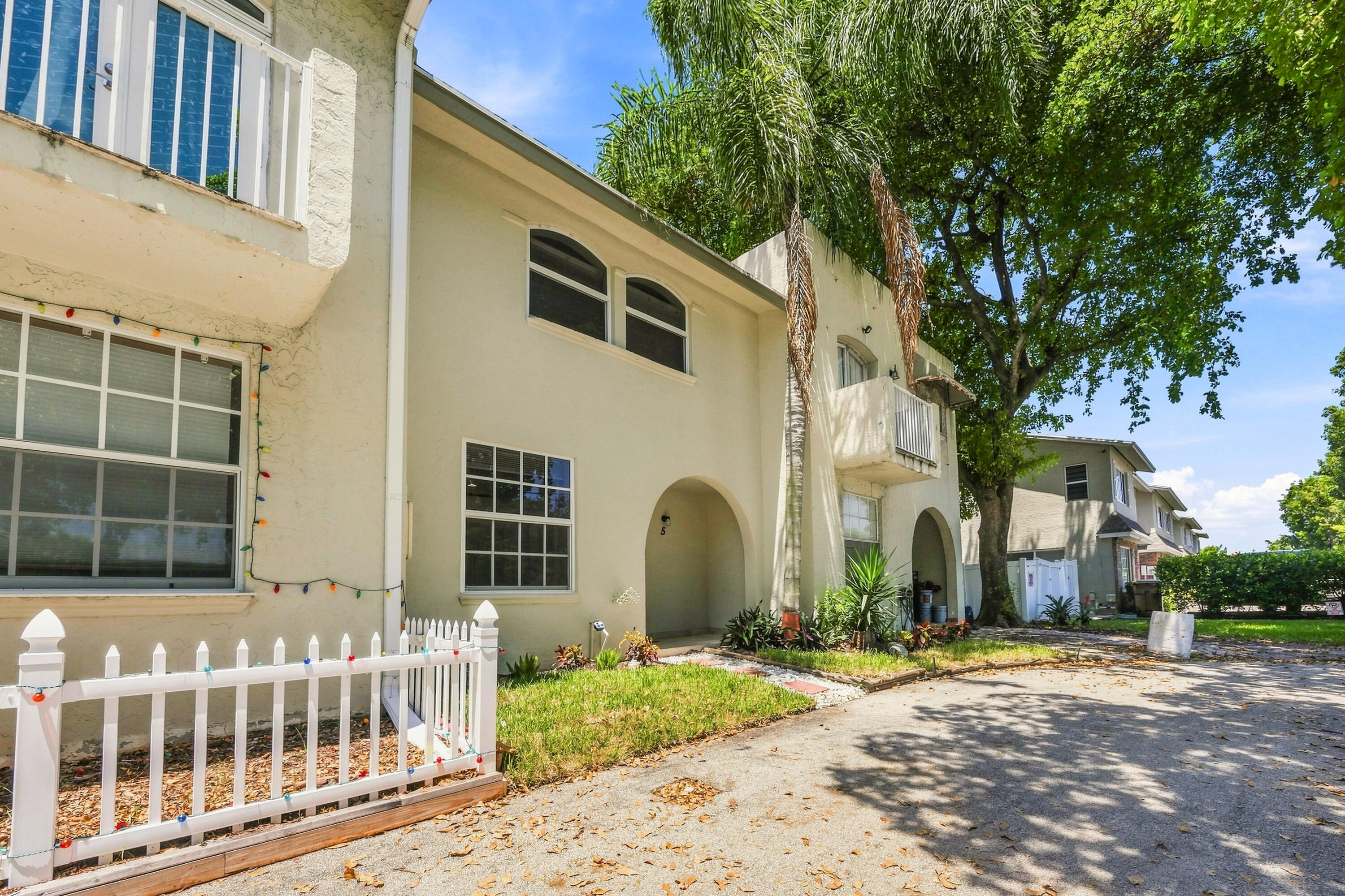4161 NW 9TH Avenue 5