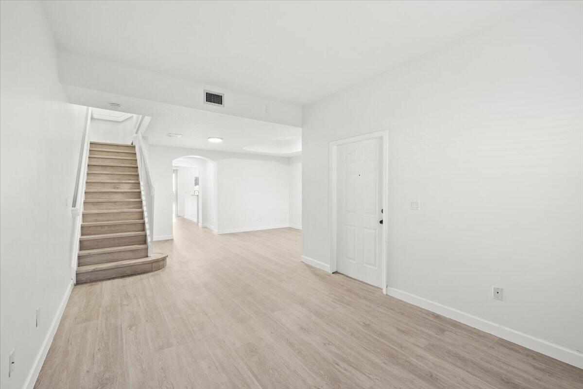 4962 Leeward Lane 3807 Property Photo 4