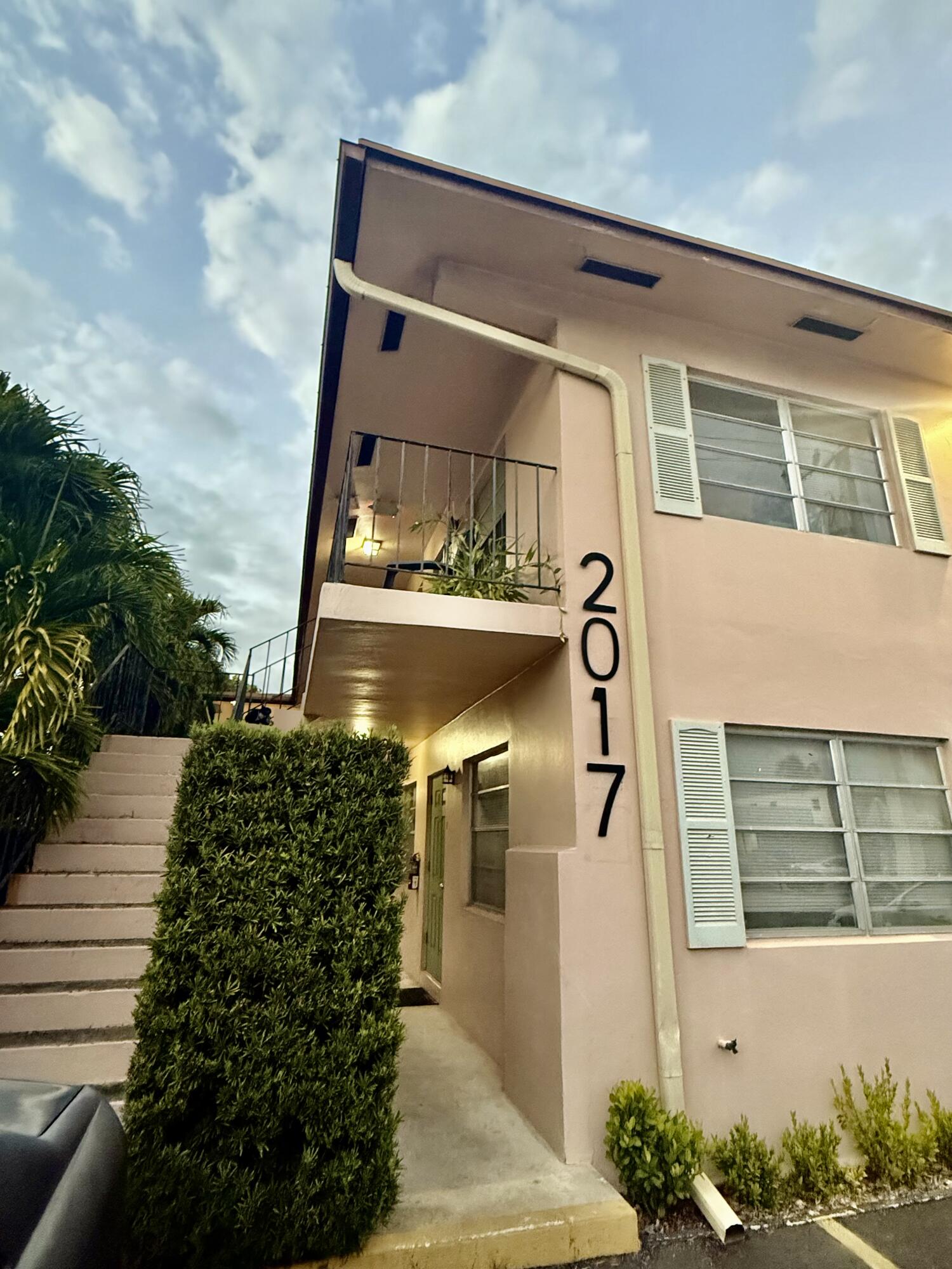 2017 Ne 18th Street 2 Property Photo 1