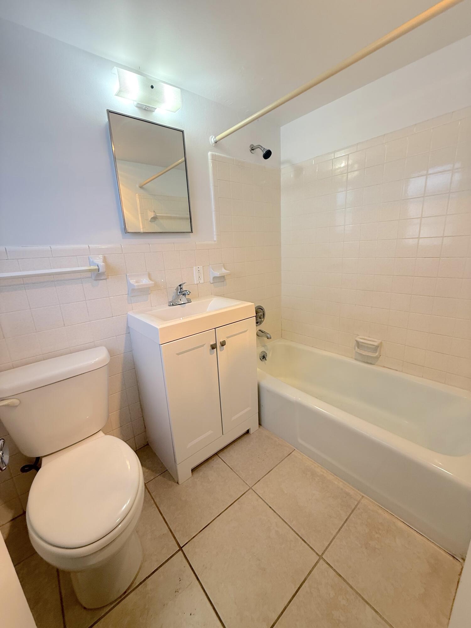 2017 Ne 18th Street 2 Property Photo 8