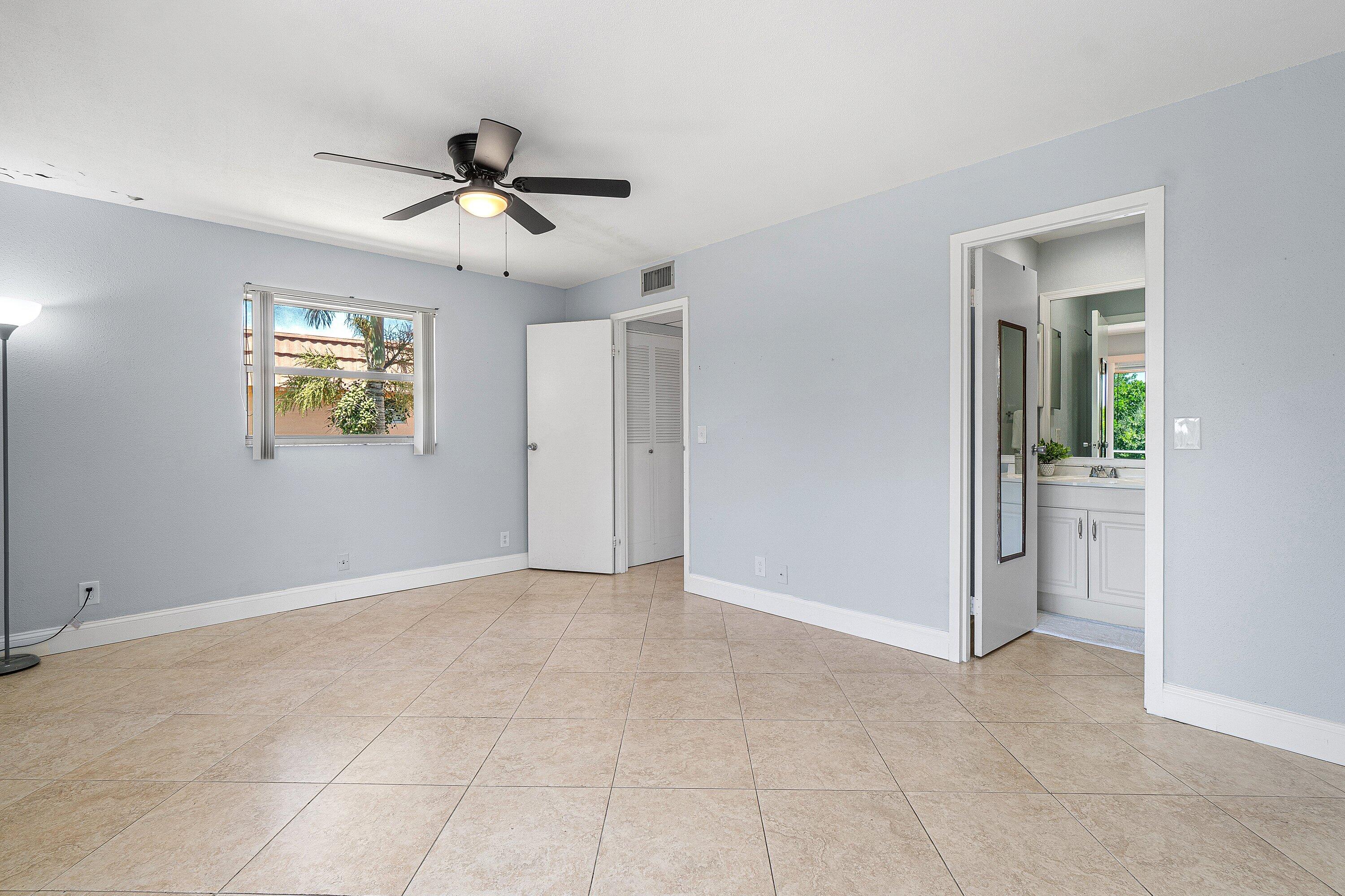 566 Saxony L Property Photo 21