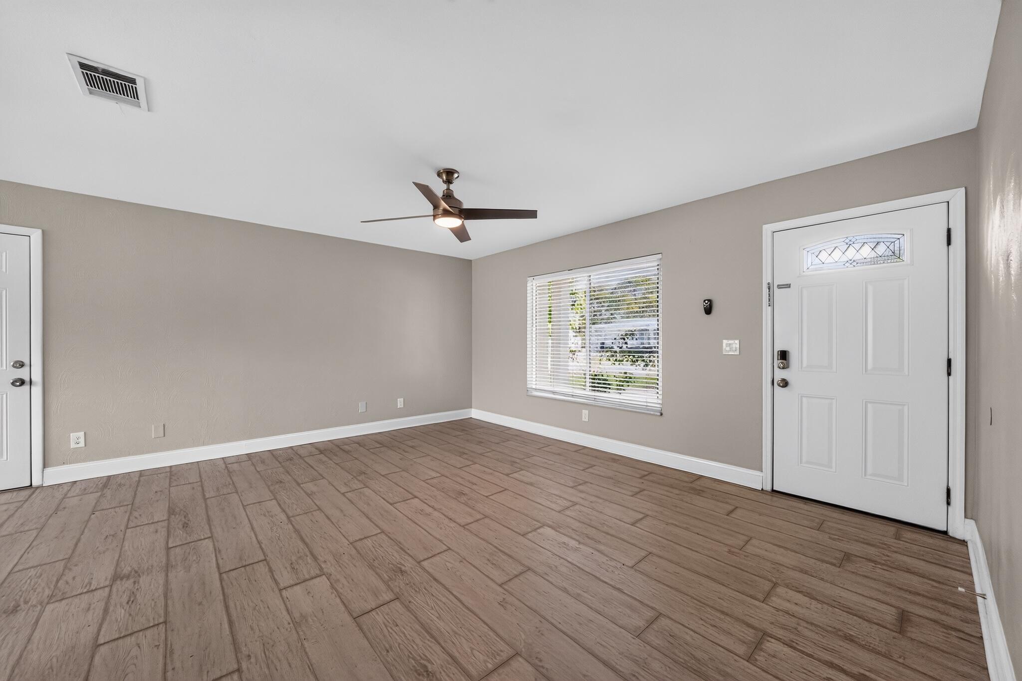 230 Sw Cherryhill Road Property Photo 12