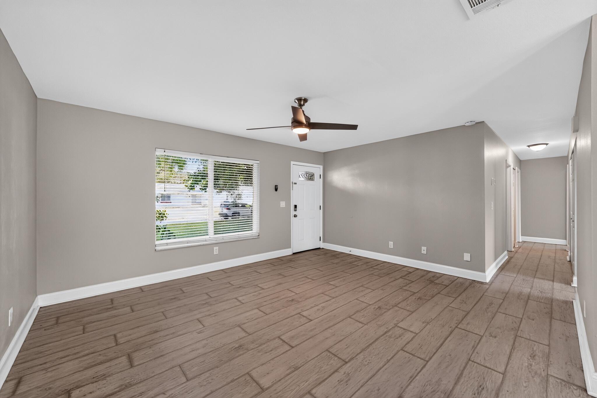 230 Sw Cherryhill Road Property Photo 15