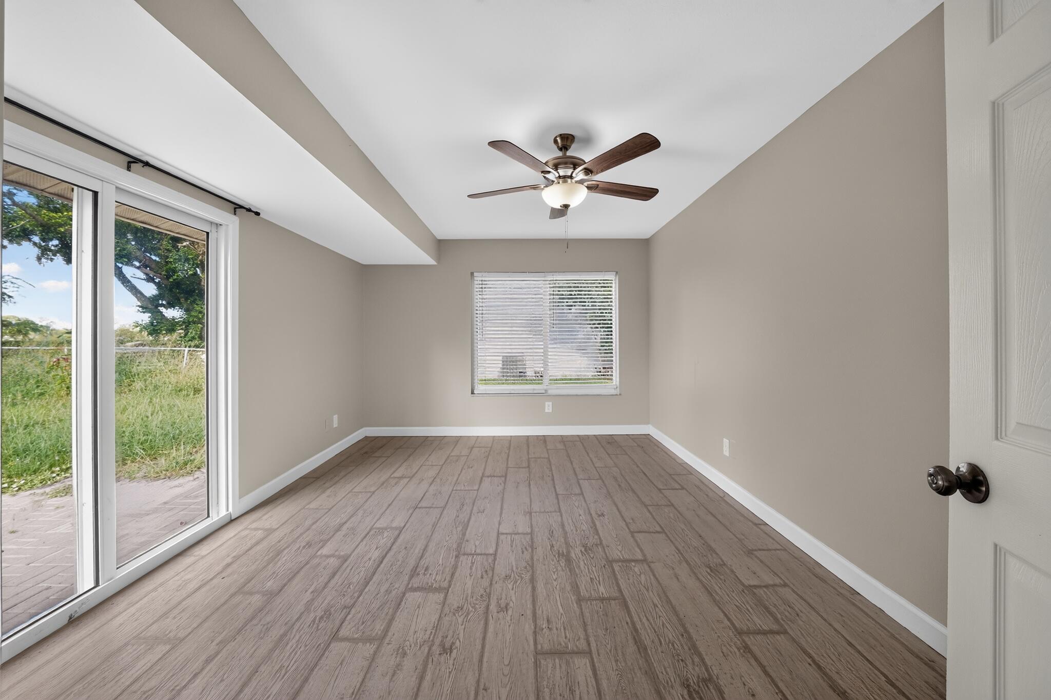 230 Sw Cherryhill Road Property Photo 17