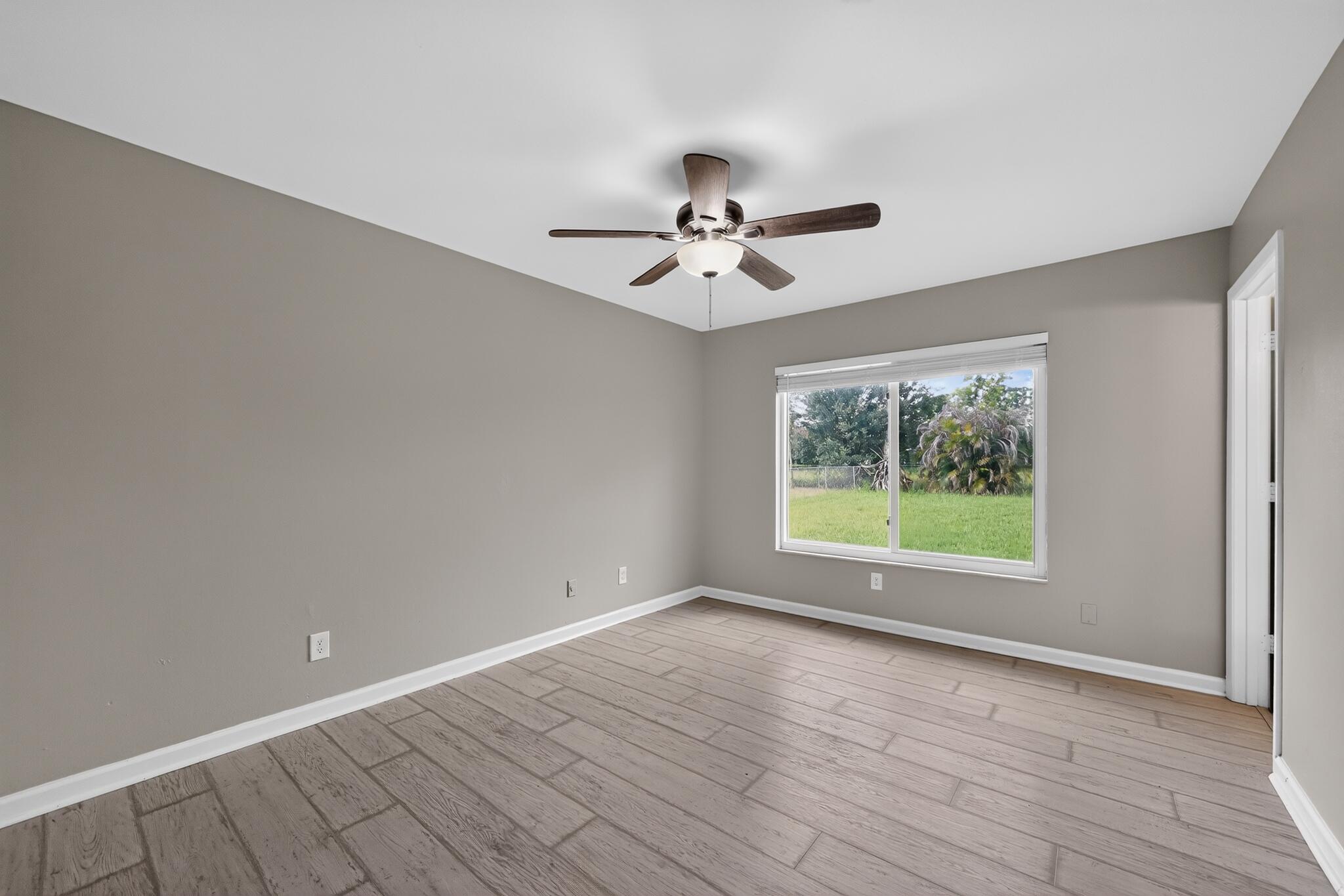 230 Sw Cherryhill Road Property Photo 25