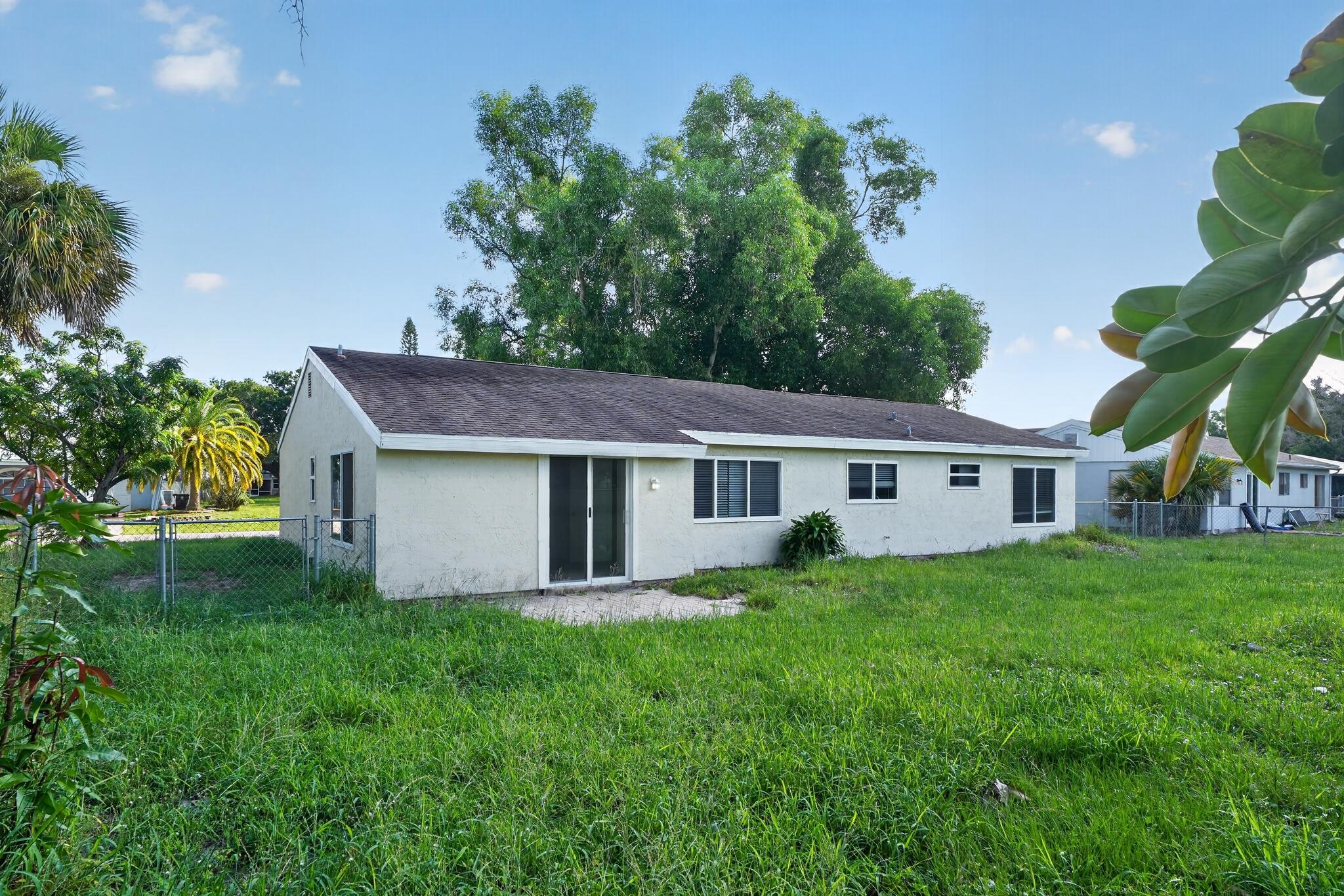 230 Sw Cherryhill Road Property Photo 31