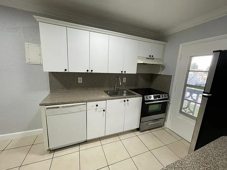 890 Nw 45 Avenue 32 Property Photo 3