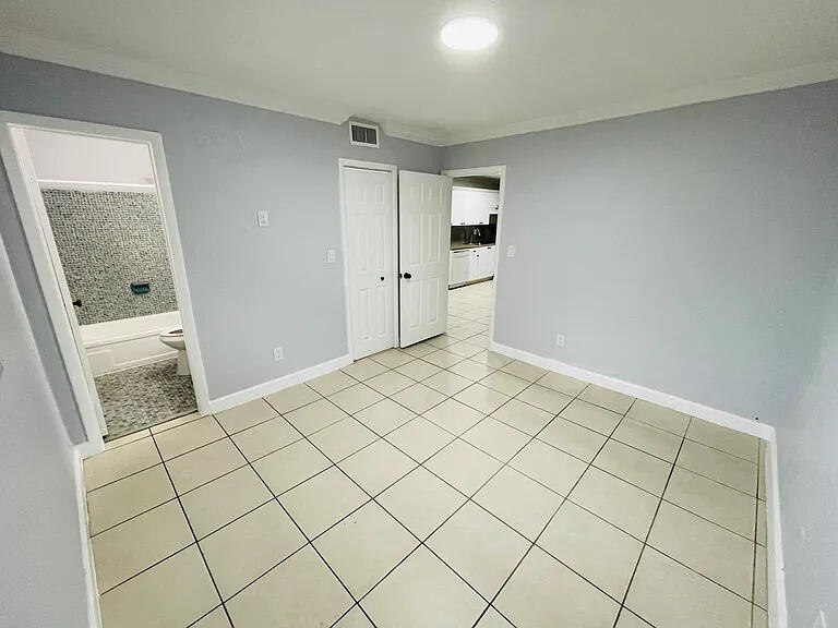890 Nw 45 Avenue 32 Property Photo 8