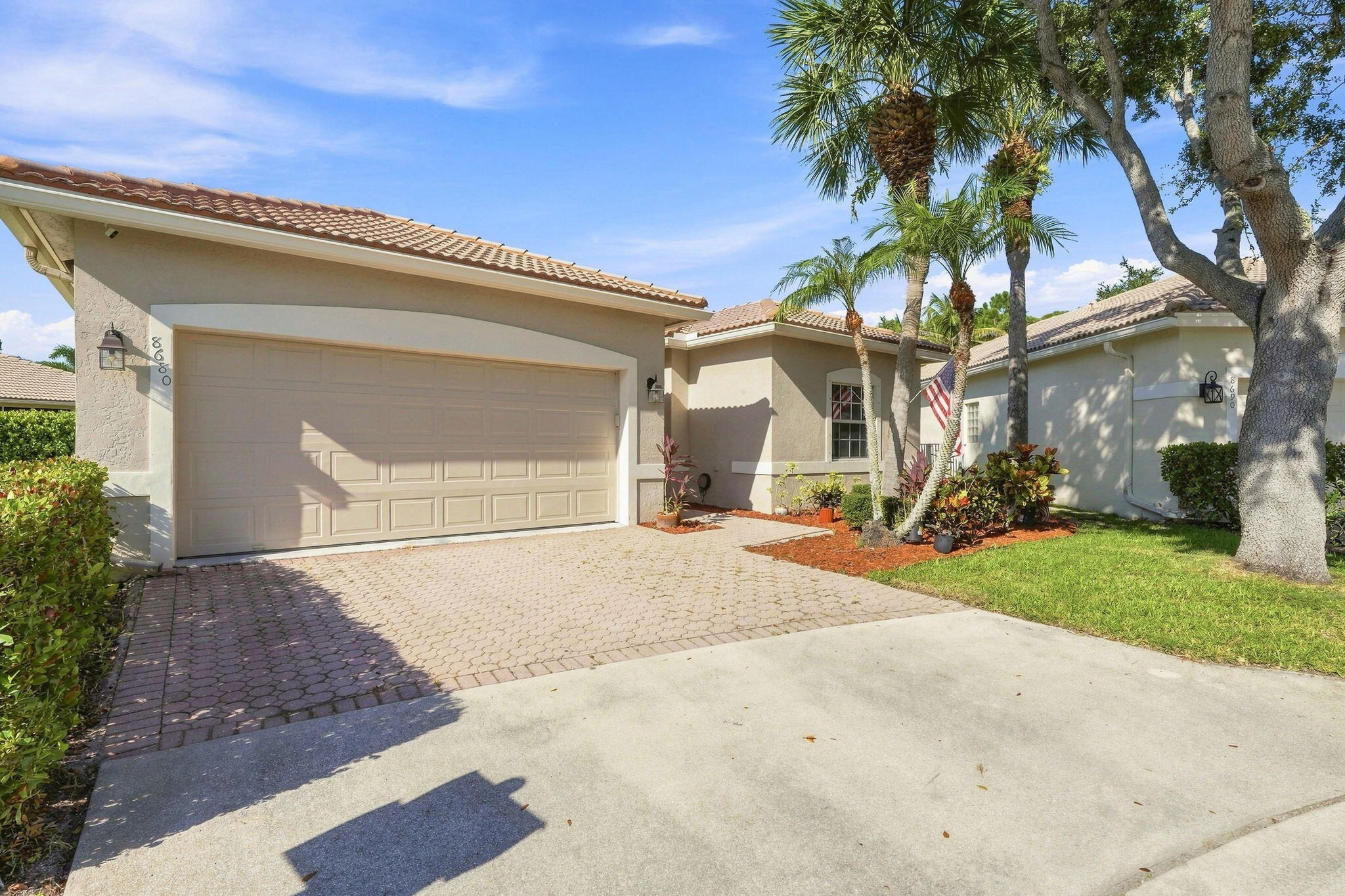 8680 Gold Cay Property Photo 1