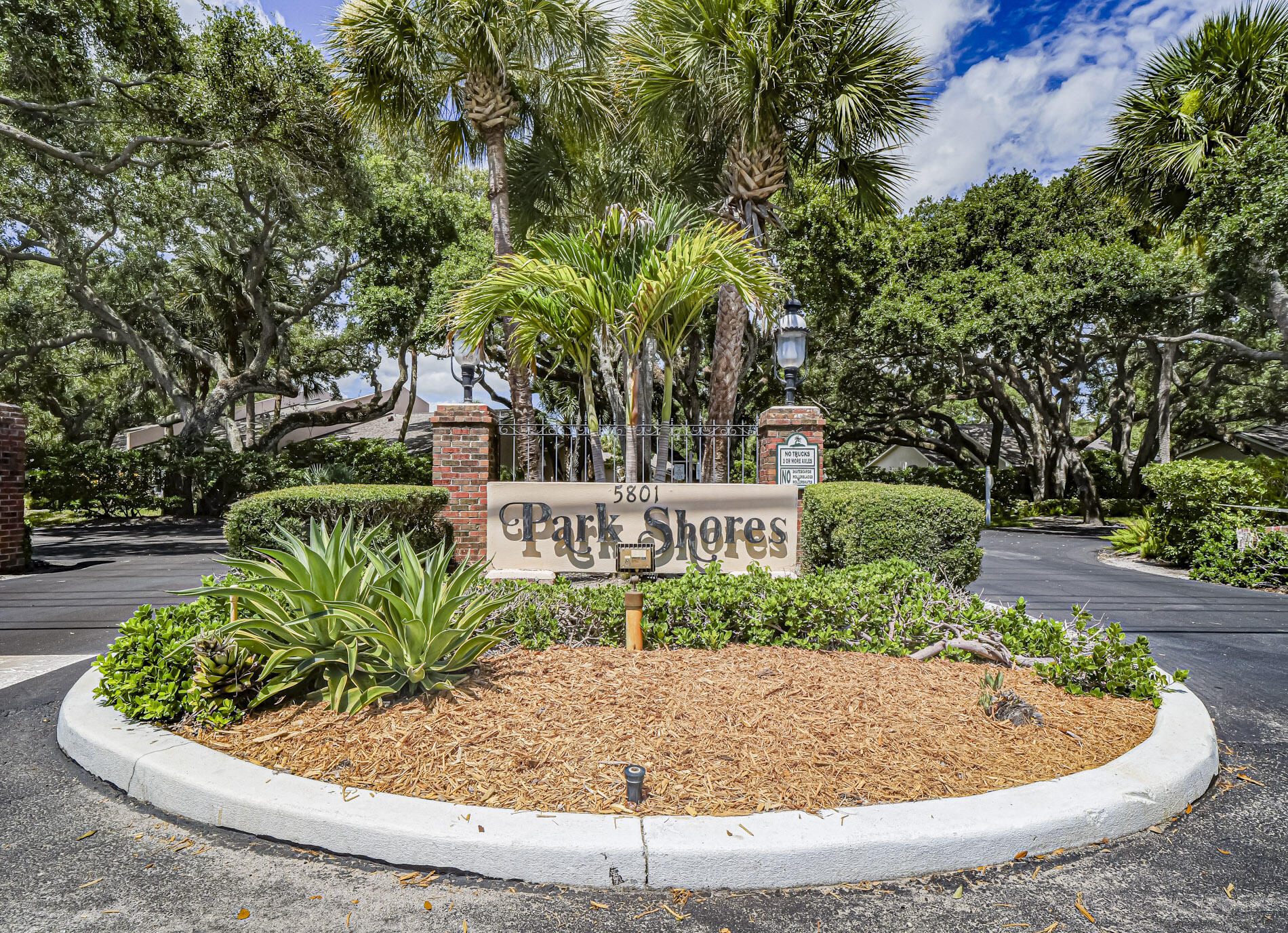 219 E Park Shores Circle 219B