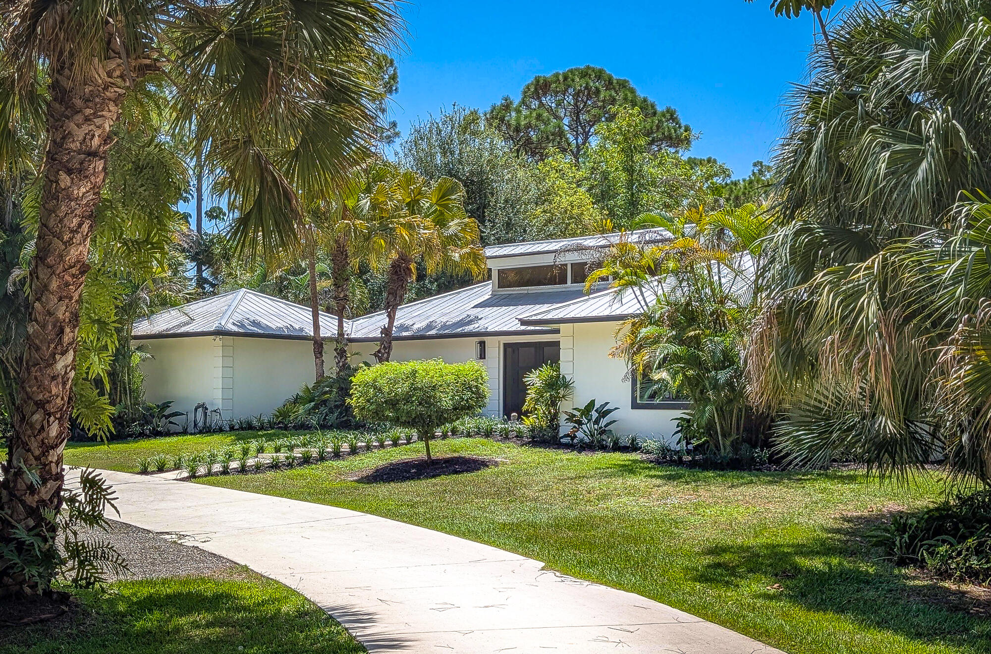 8166 150th Court N Property Photo 1