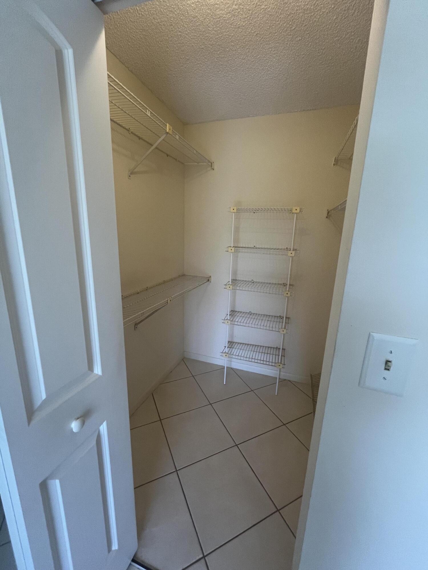 7006 Huntington Lane #302 Property Photo 12