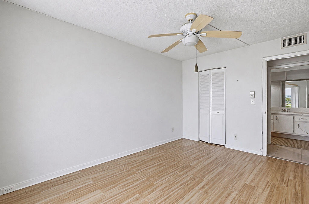 3026 Rexford B Property Photo 9