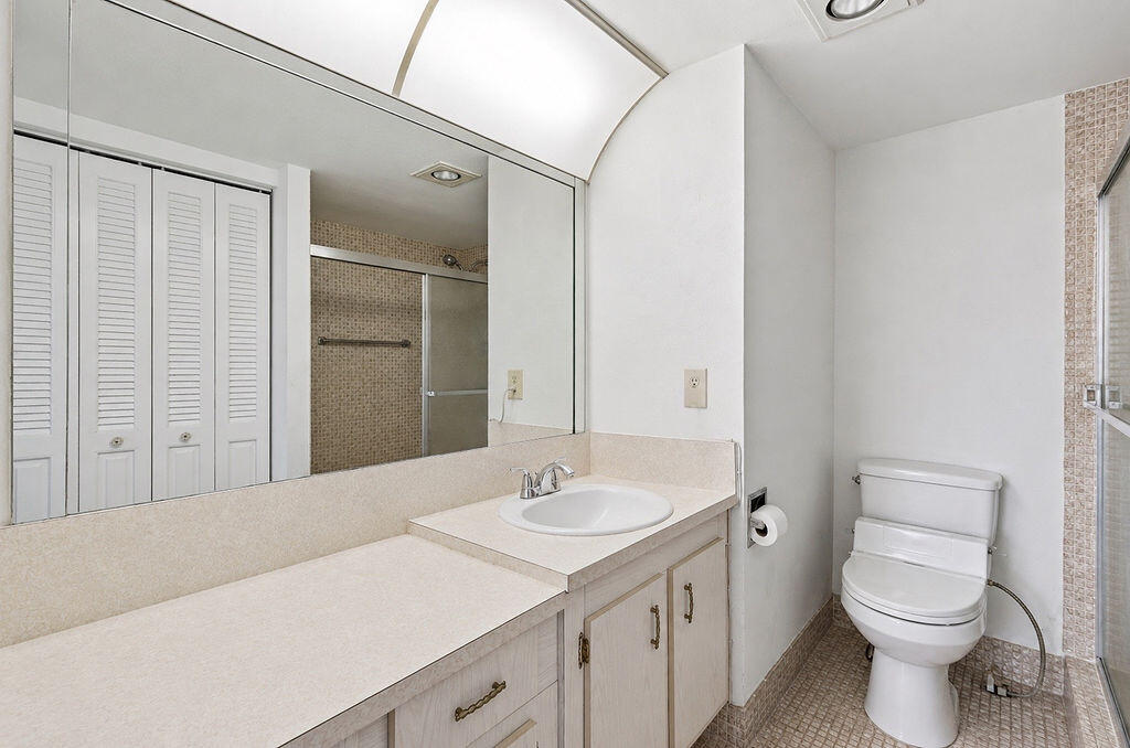 3026 Rexford B Property Photo 11
