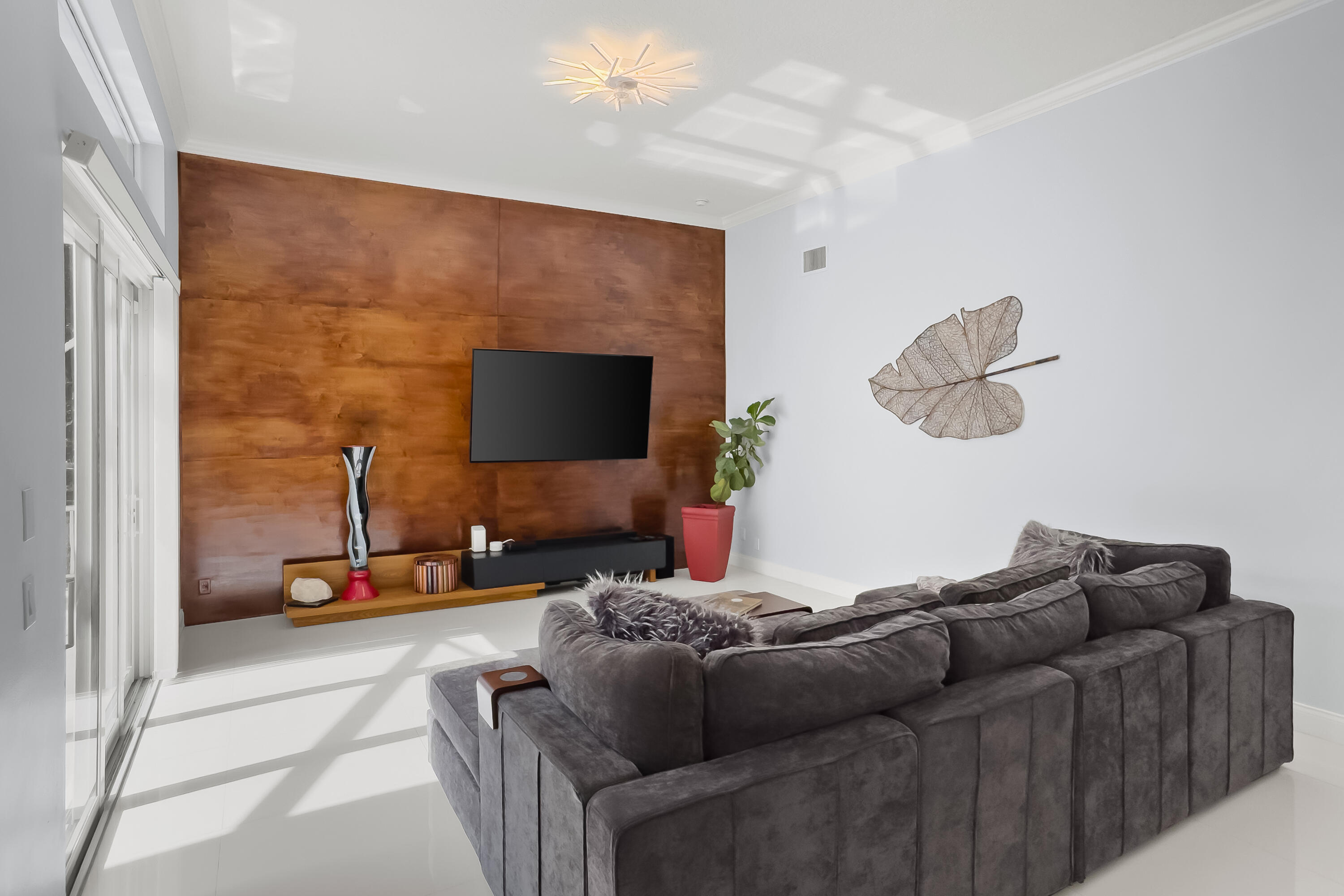 15622 Cypress Park Drive Property Photo 3