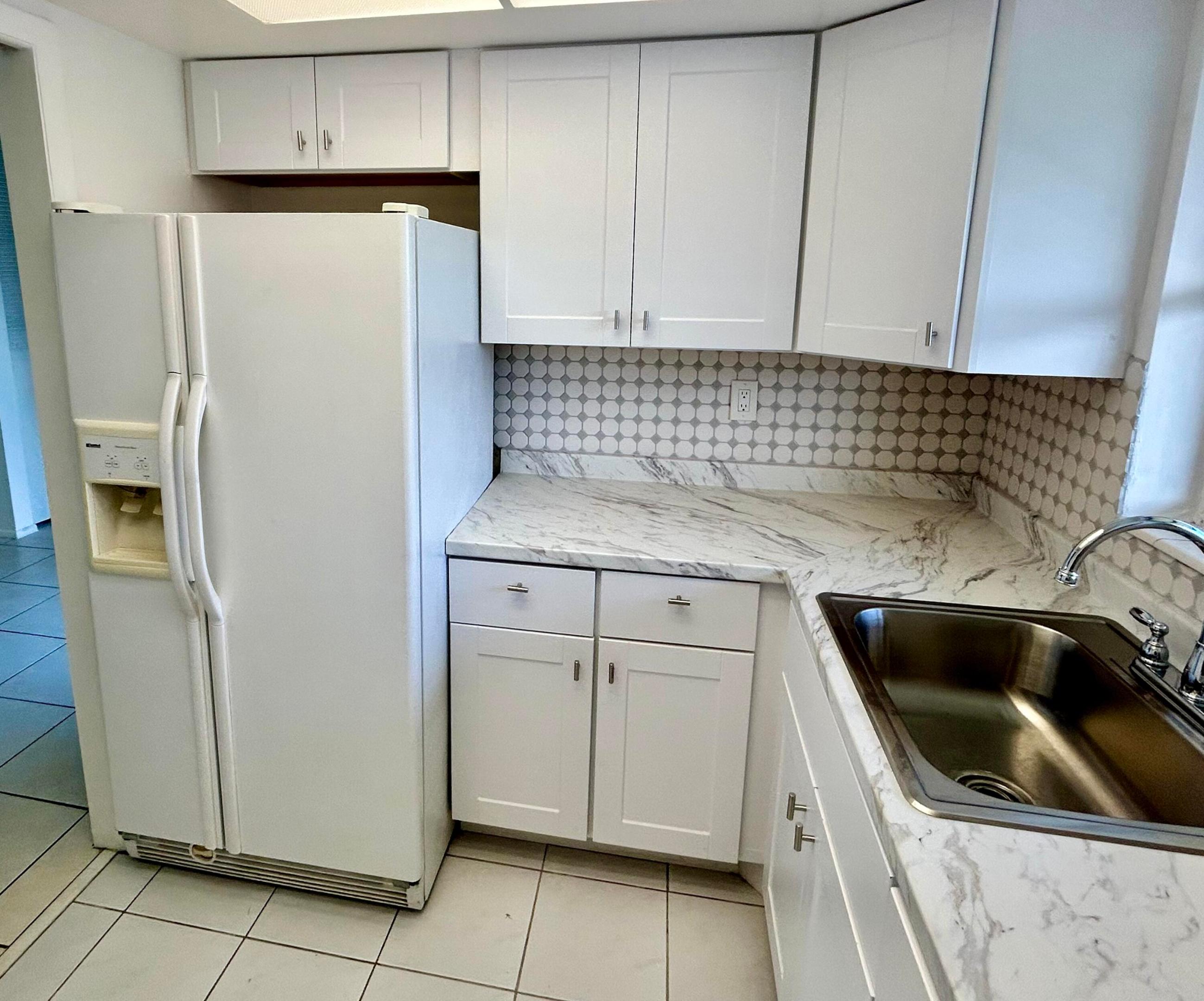 2895 Crosley Drive W C Property Photo 2