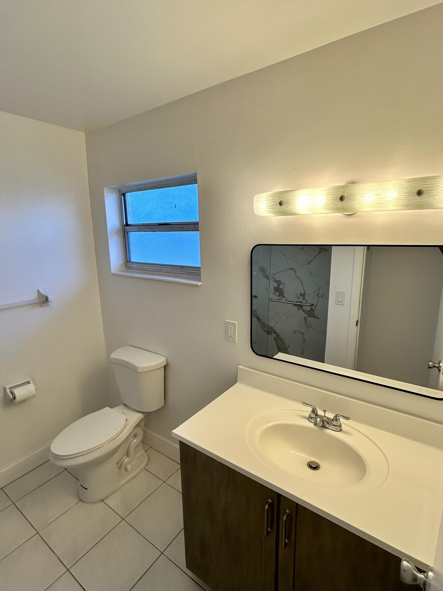 2895 Crosley Drive W C Property Photo 9