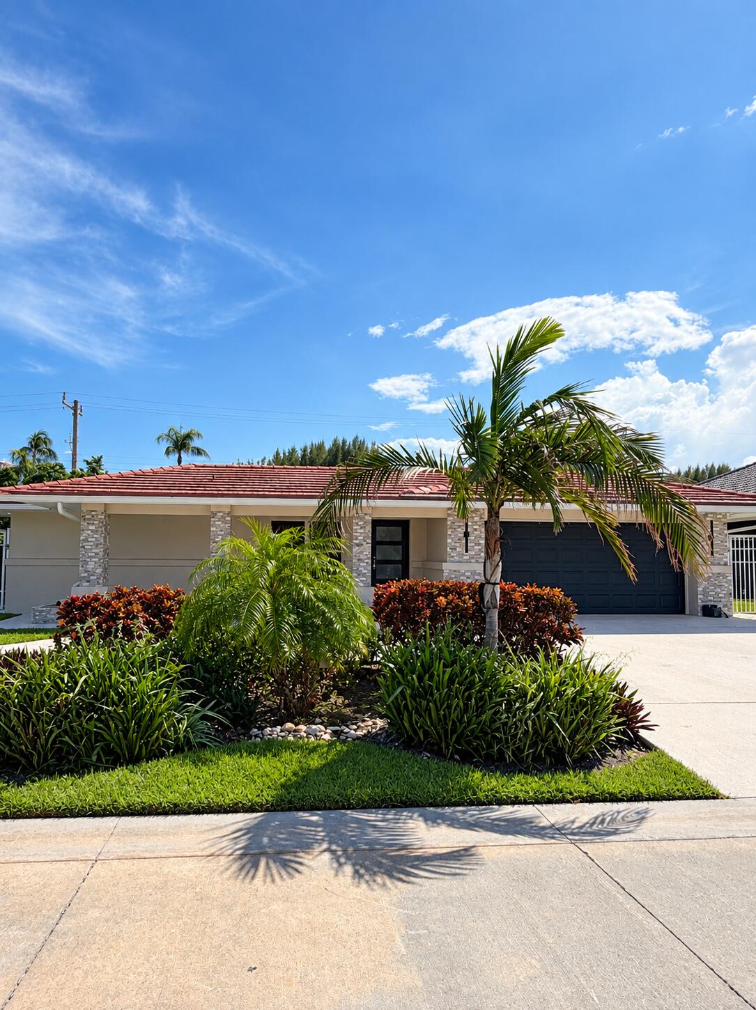 1221 Singer Drive Property Photo 4