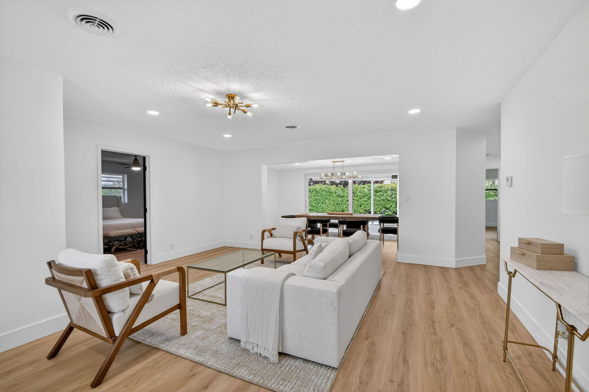 1221 Singer Drive Property Photo 8