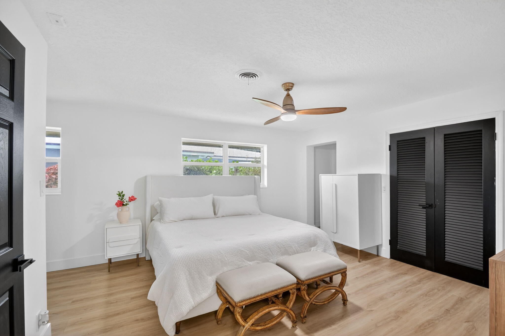 1221 Singer Drive Property Photo 14
