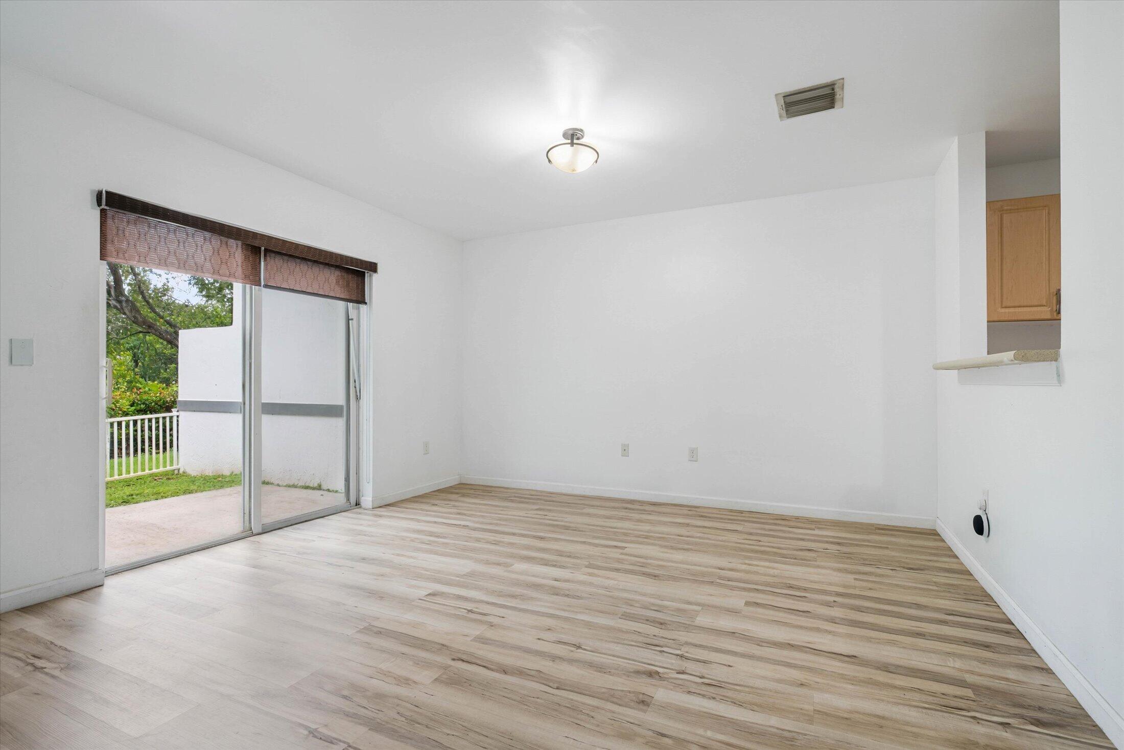 2030 Nw 99th Way Property Photo 14