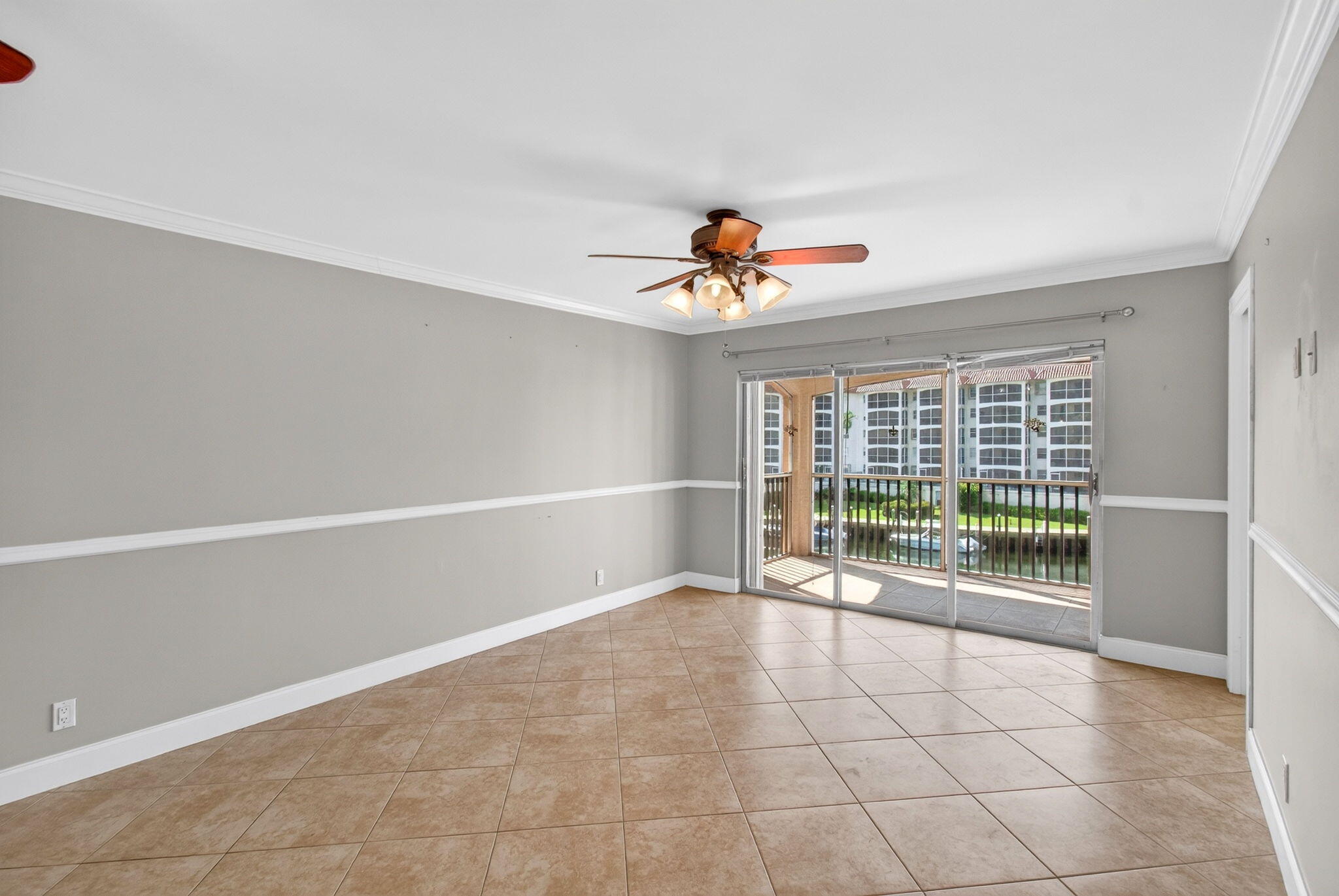 2871 N Ocean Boulevard N V345 Property Photo 6