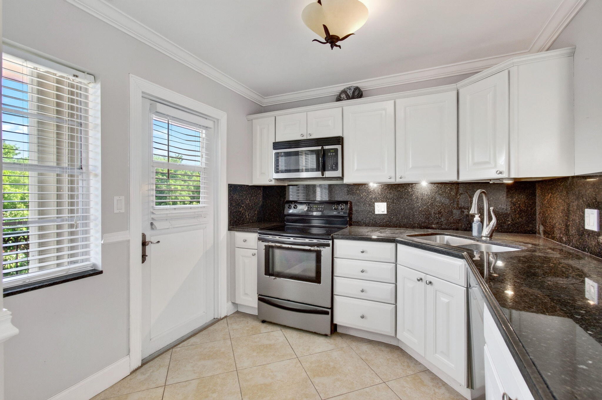 2871 N Ocean Boulevard N V345 Property Photo 14
