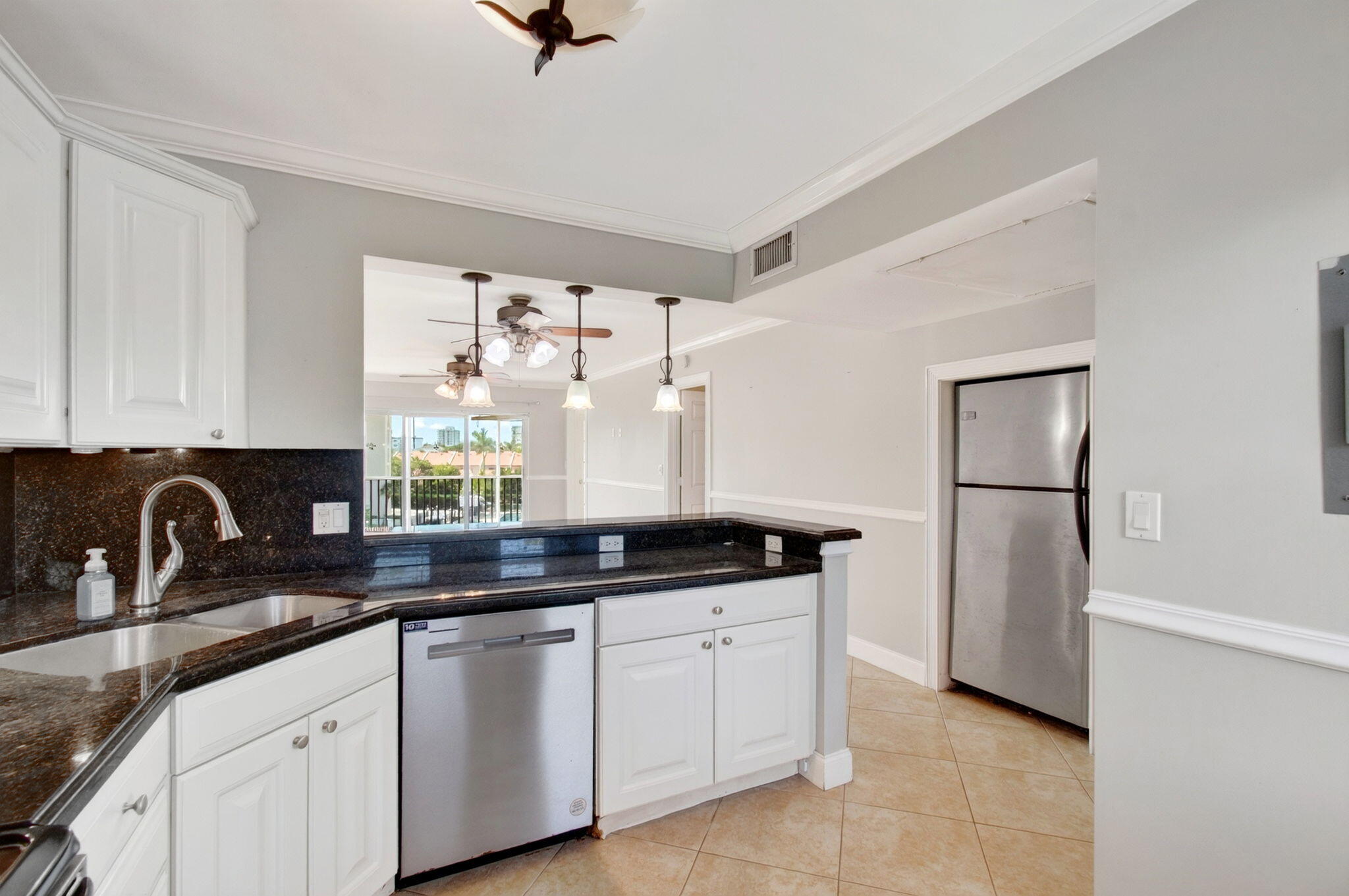 2871 N Ocean Boulevard N V345 Property Photo 17