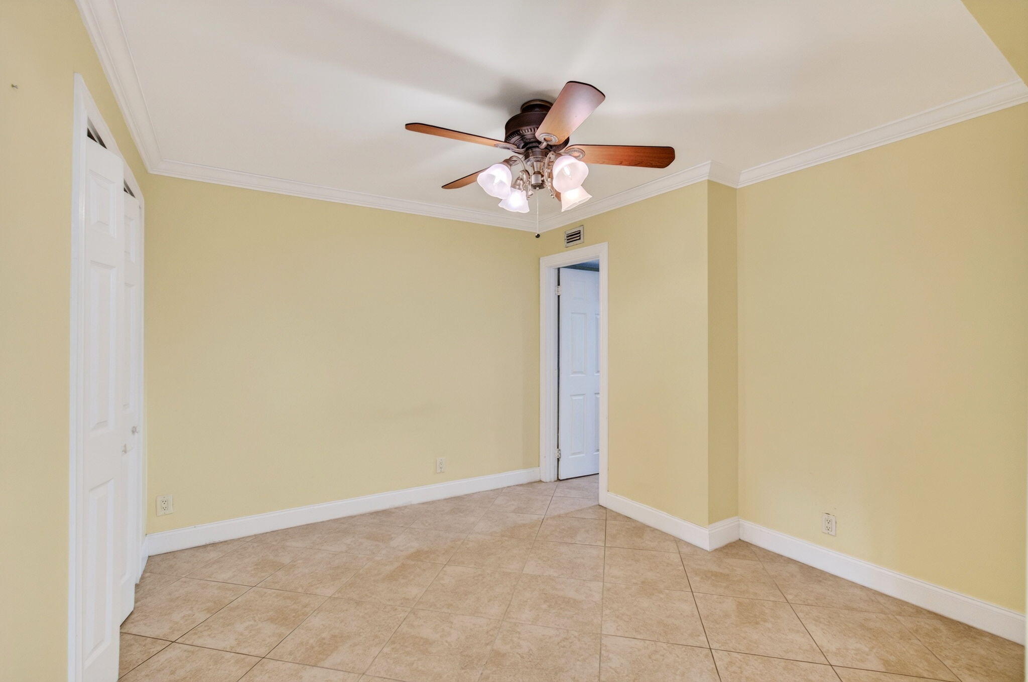 2871 N Ocean Boulevard N V345 Property Photo 34