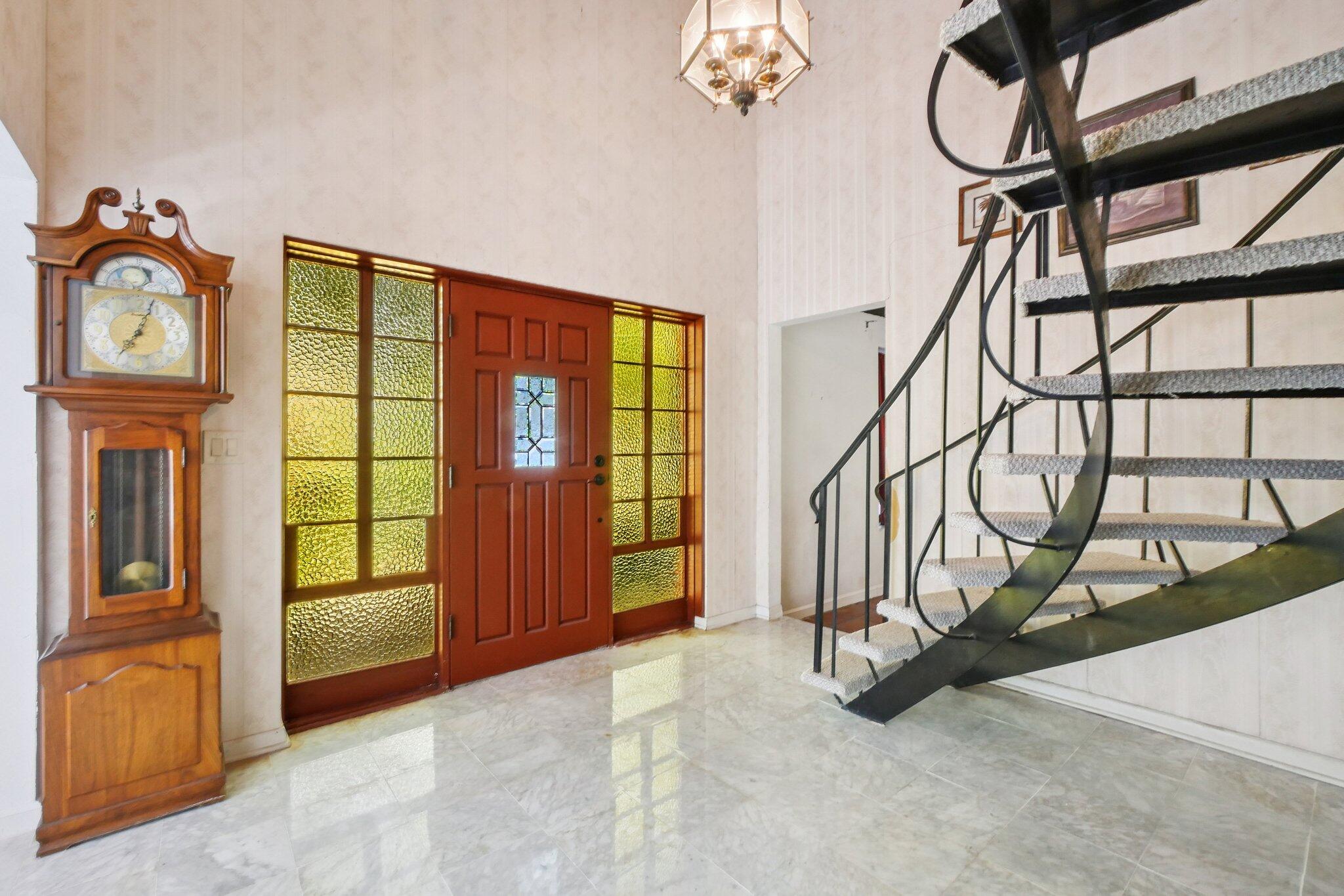 1916 Harbourview Drive Property Photo 7