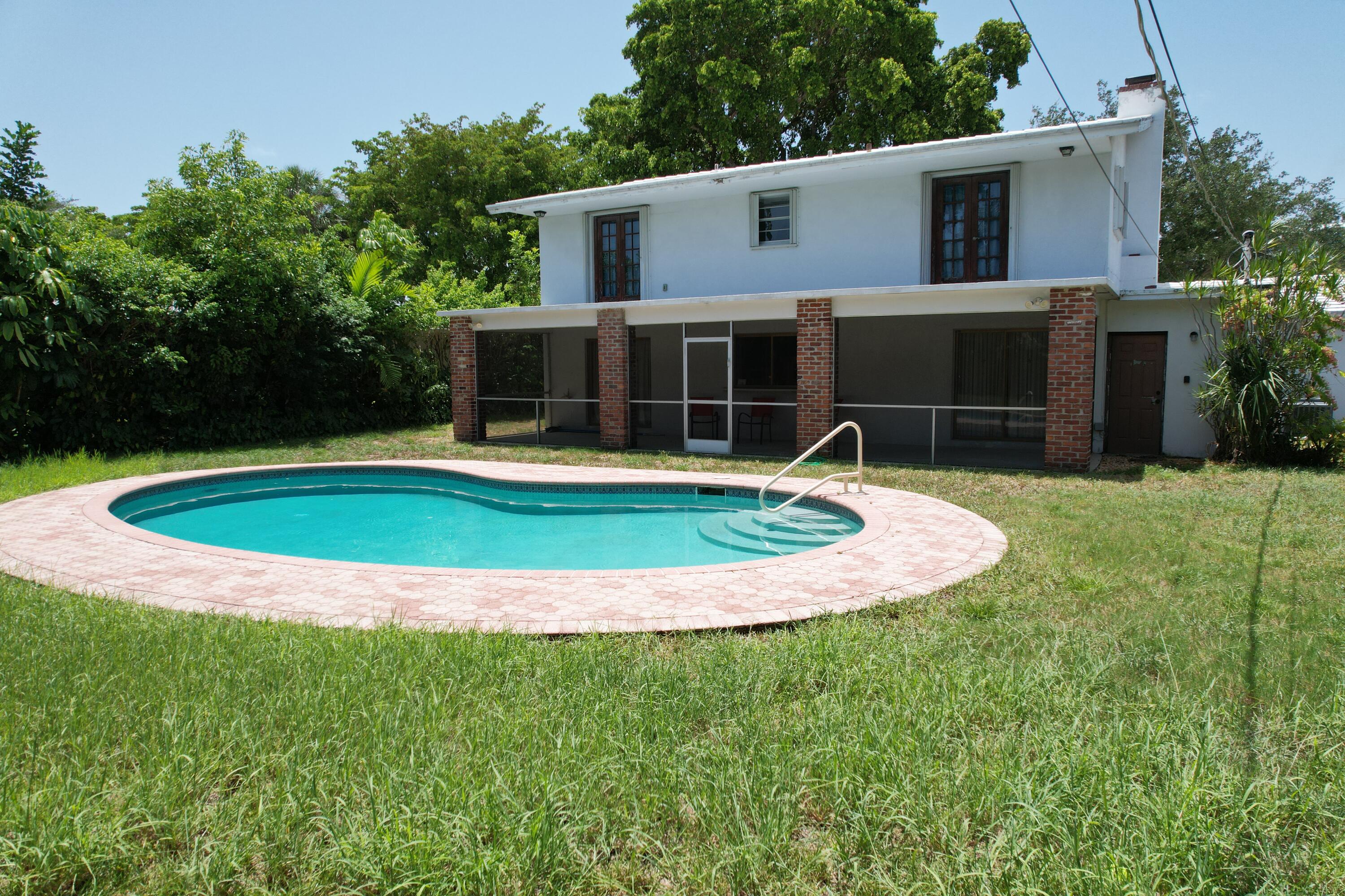 1916 Harbourview Drive Property Photo 25