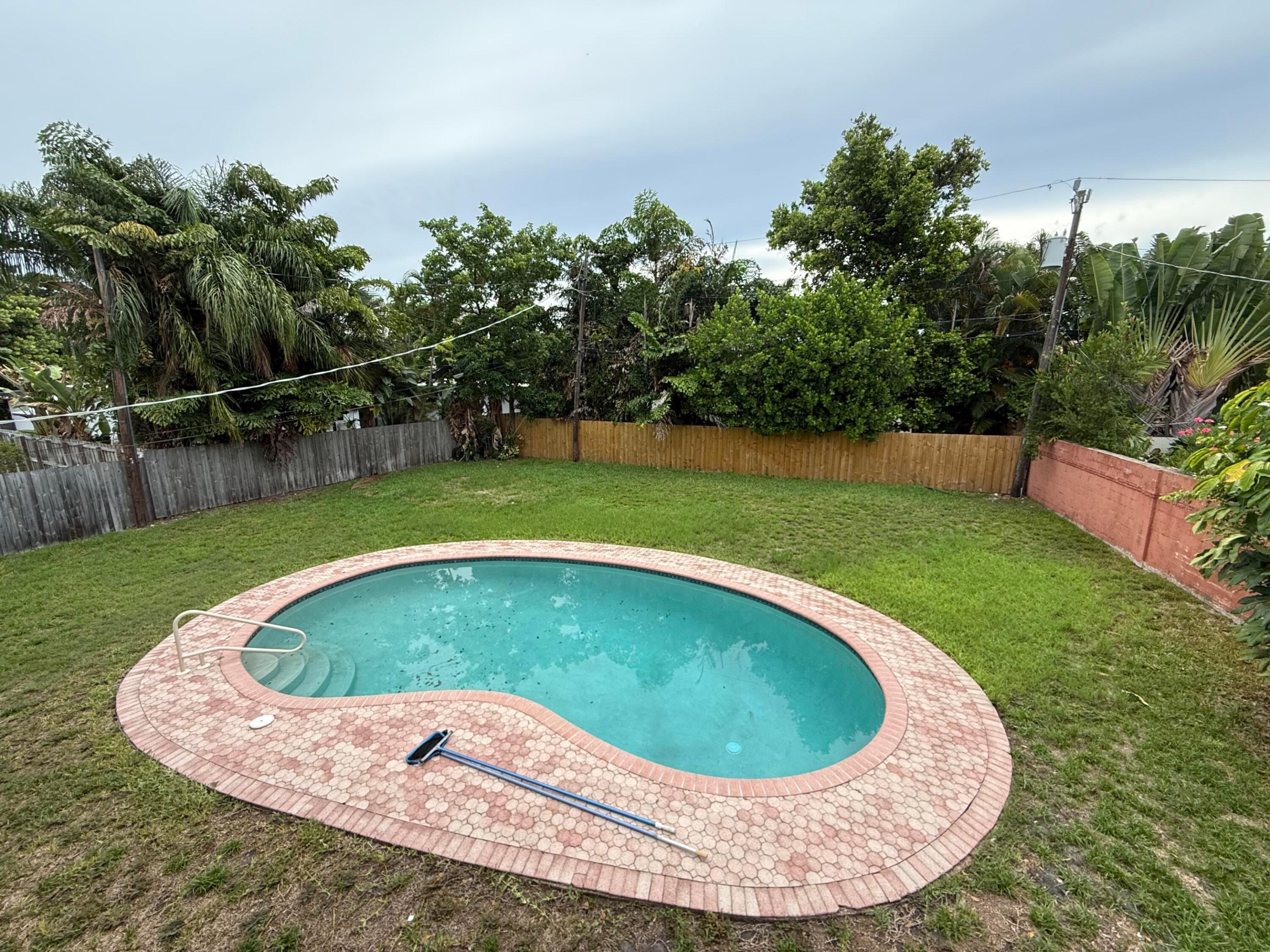 1916 Harbourview Drive Property Photo 26