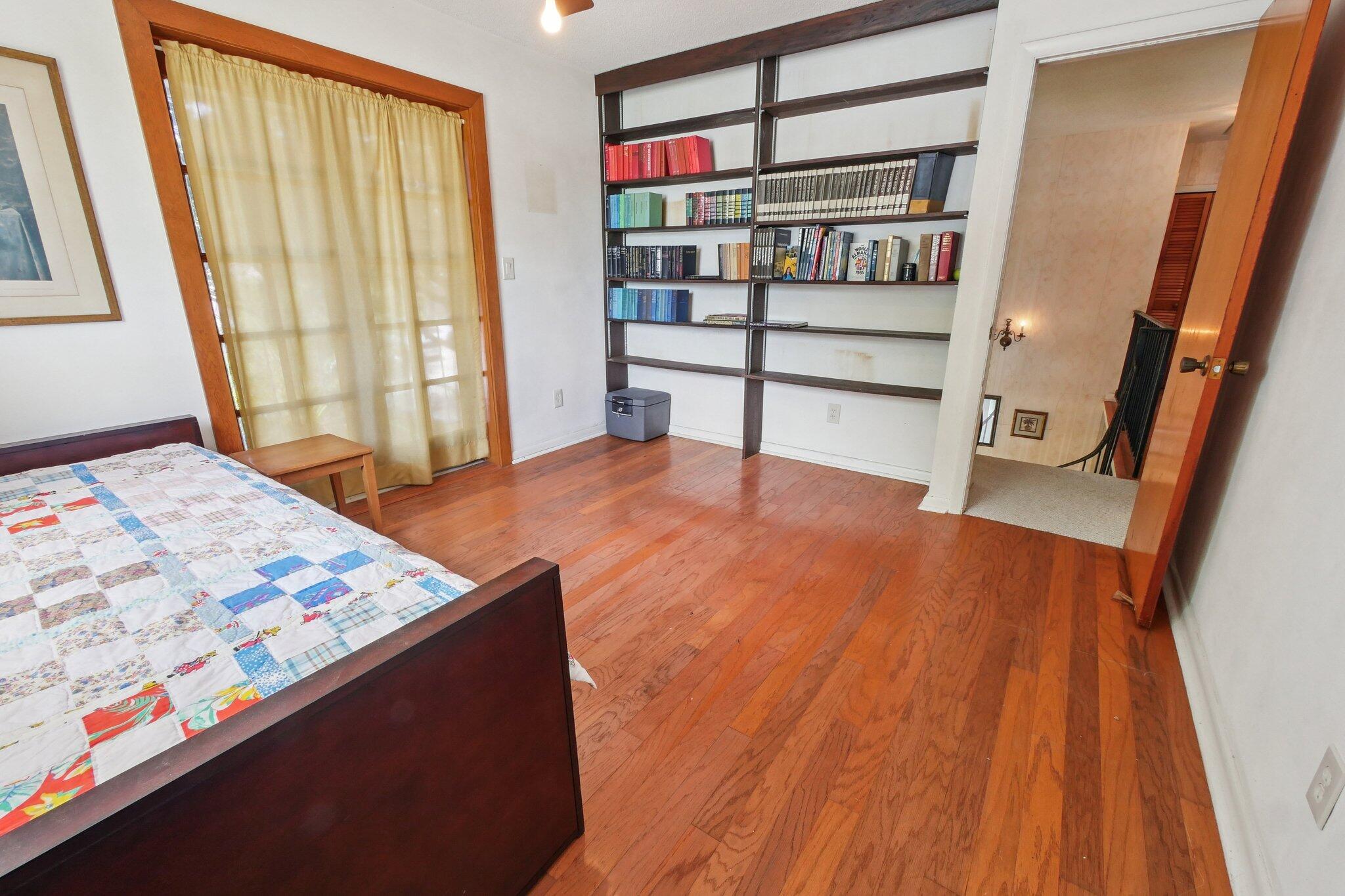 1916 Harbourview Drive Property Photo 29