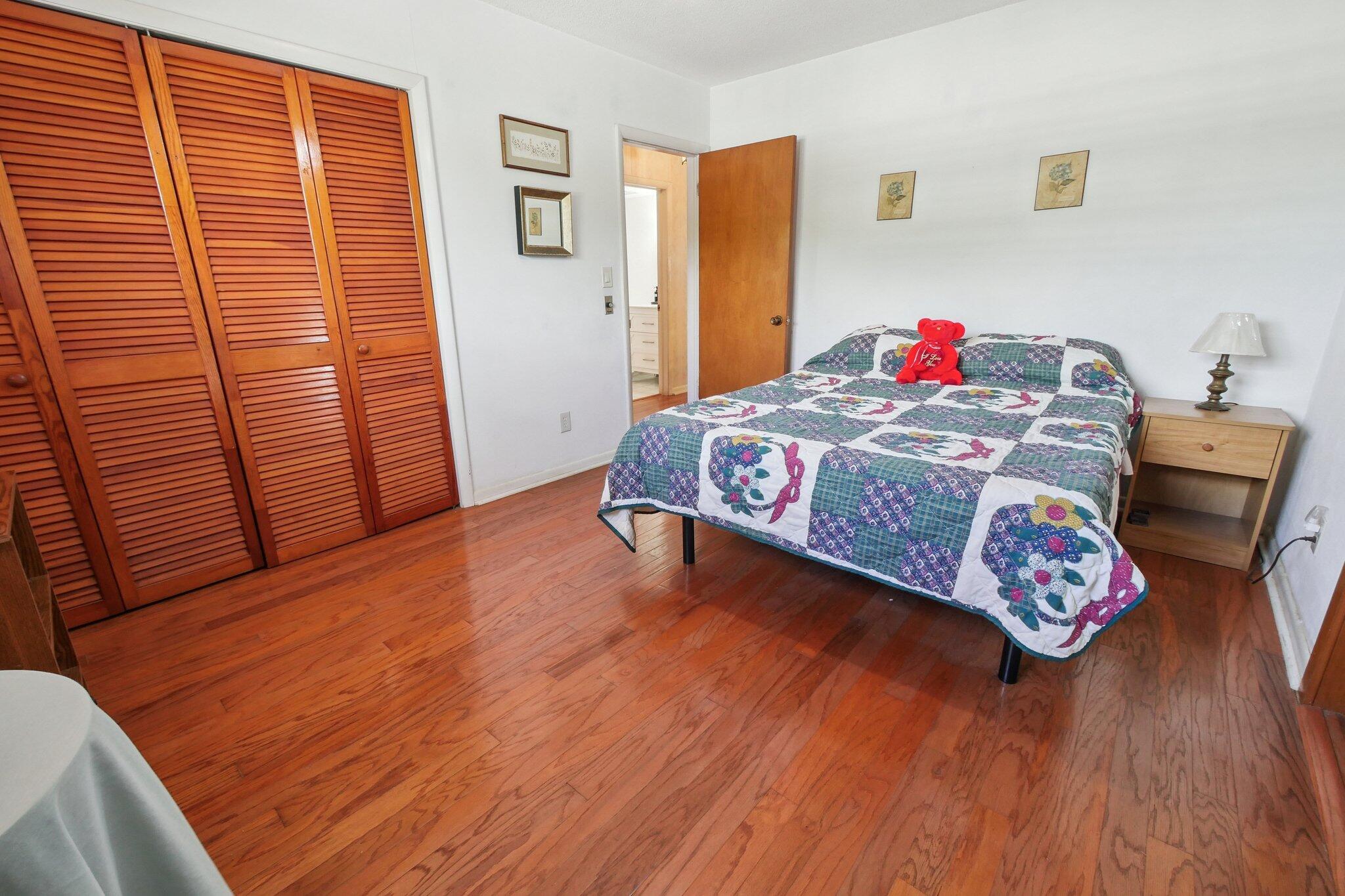 1916 Harbourview Drive Property Photo 32