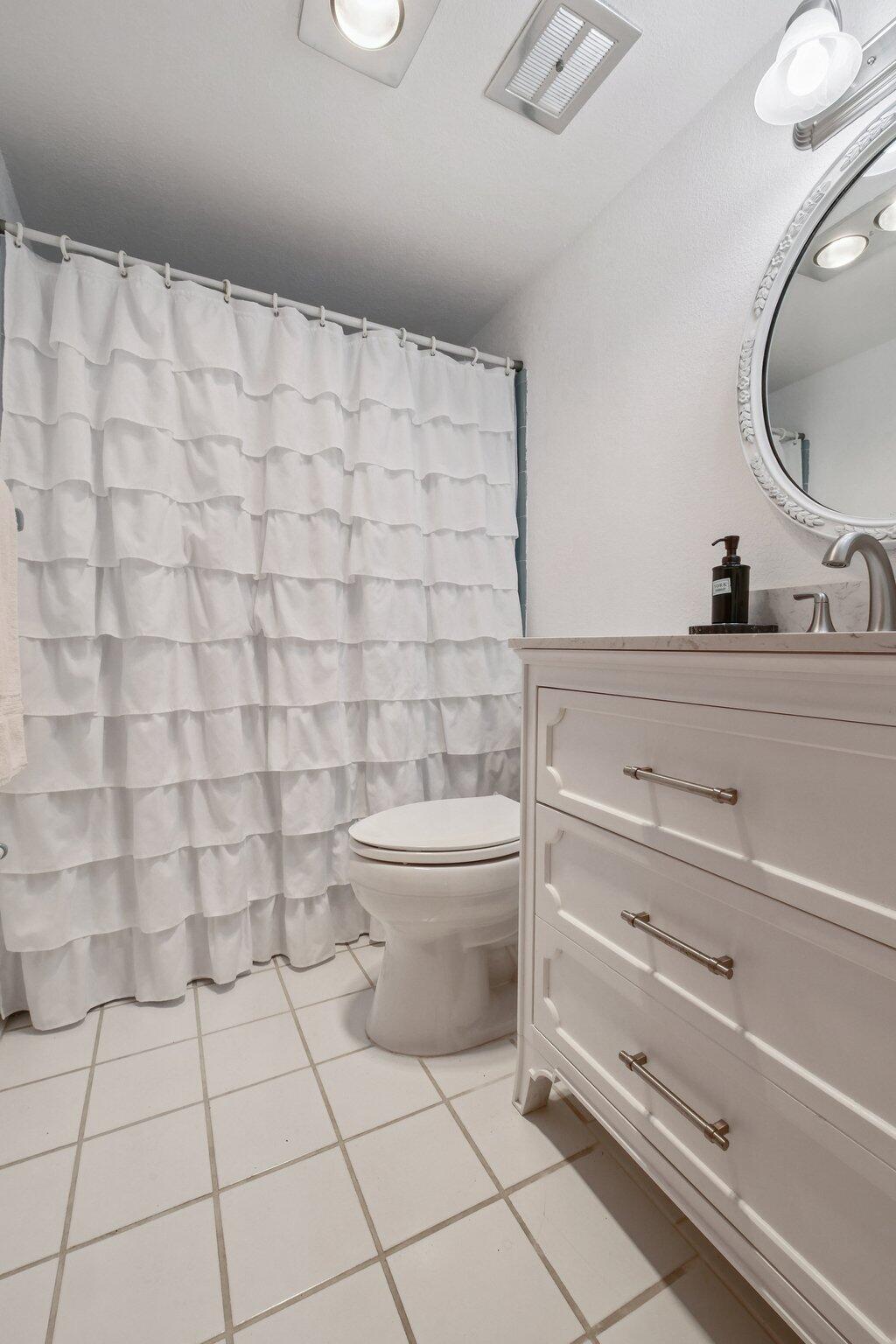 1916 Harbourview Drive Property Photo 35