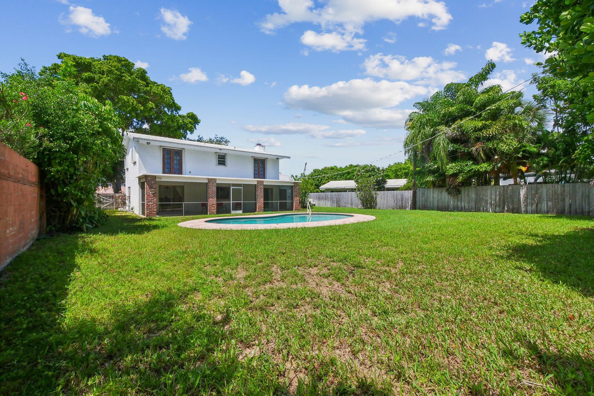 1916 Harbourview Drive Property Photo 48