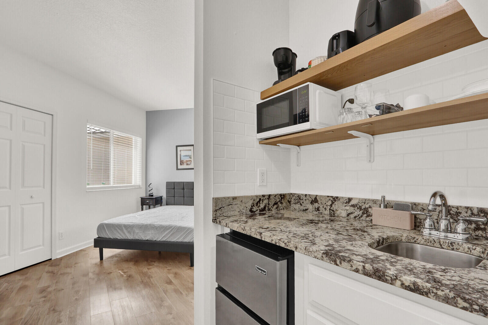 8034 Carnoustie Place B Property Photo 10