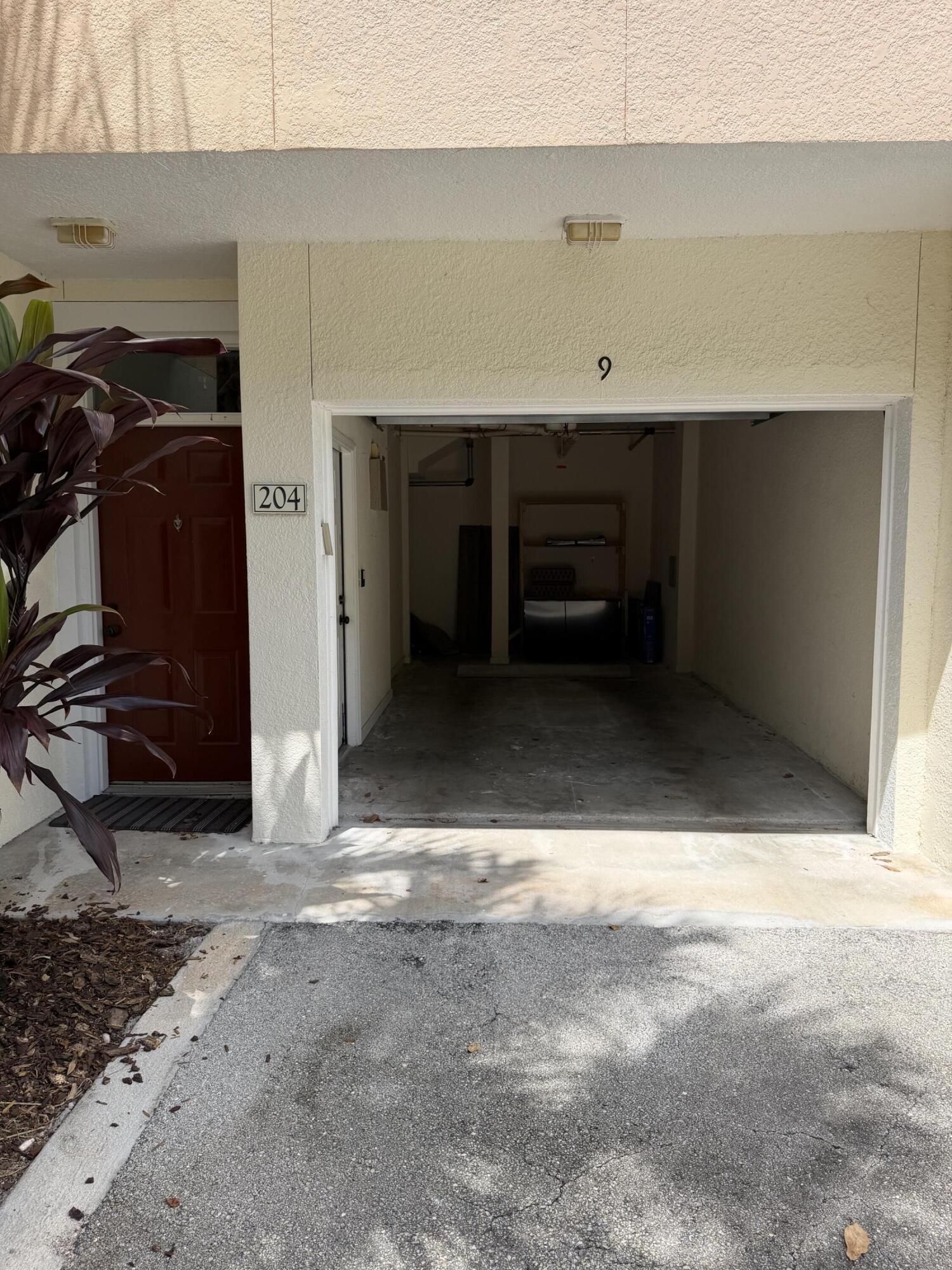 245 Murcia Drive 204 Property Photo 11