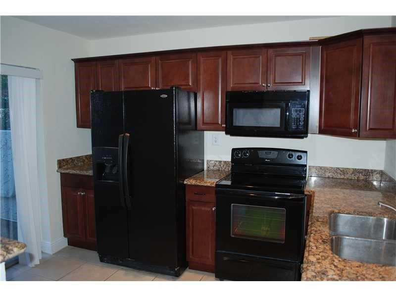 6557 Nw 99th Avenue Property Photo 3