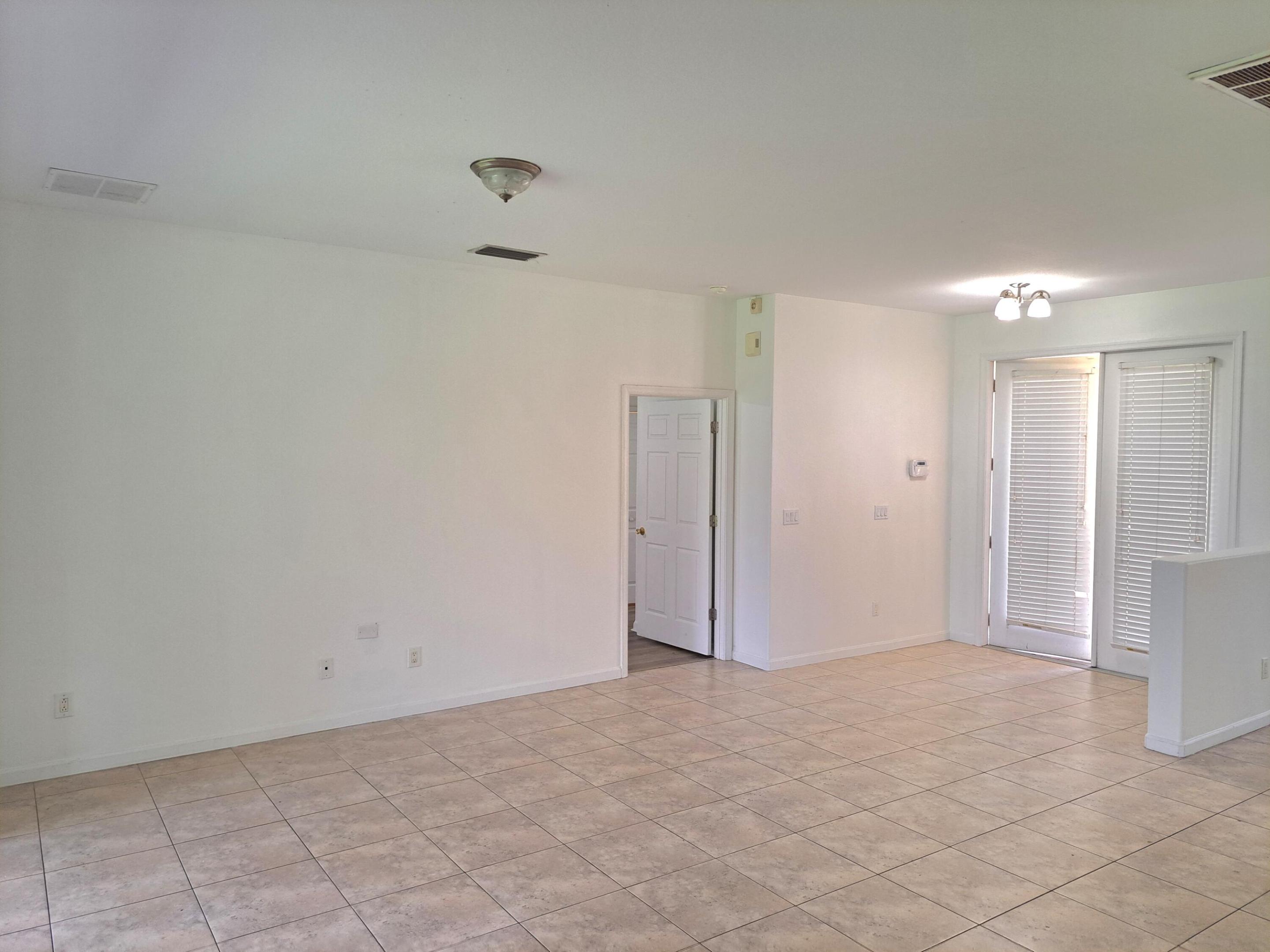 2262 Se Glover Street Property Photo 14