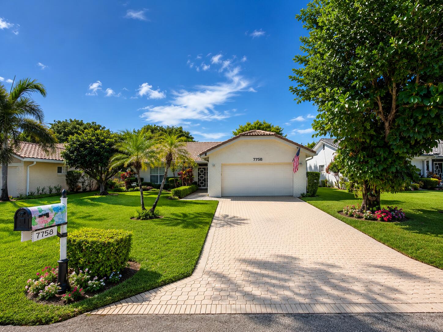 7758 CLOVERFIELD Circle Property Photo 1