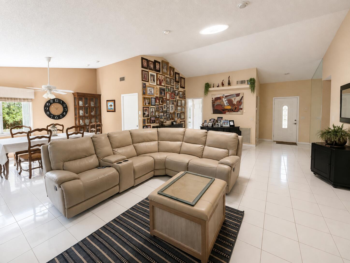 7758 Cloverfield Circle Property Photo 7