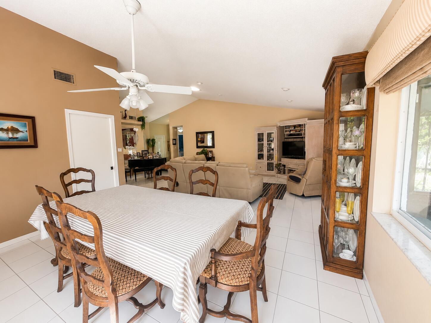 7758 Cloverfield Circle Property Photo 8