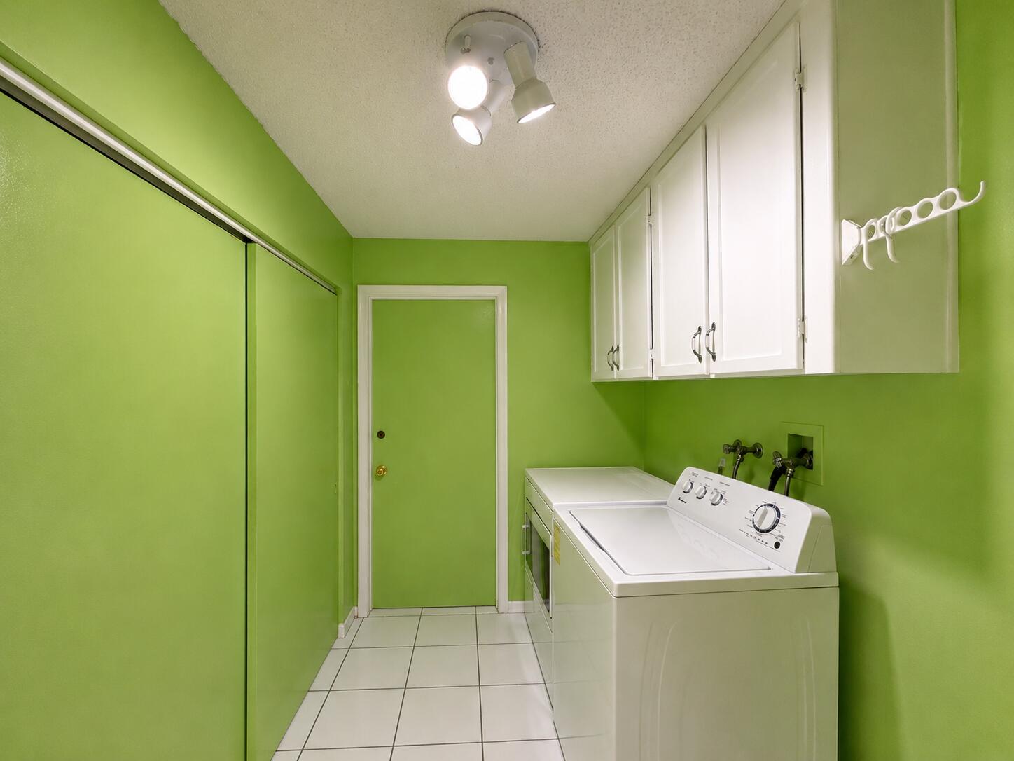 7758 Cloverfield Circle Property Photo 19