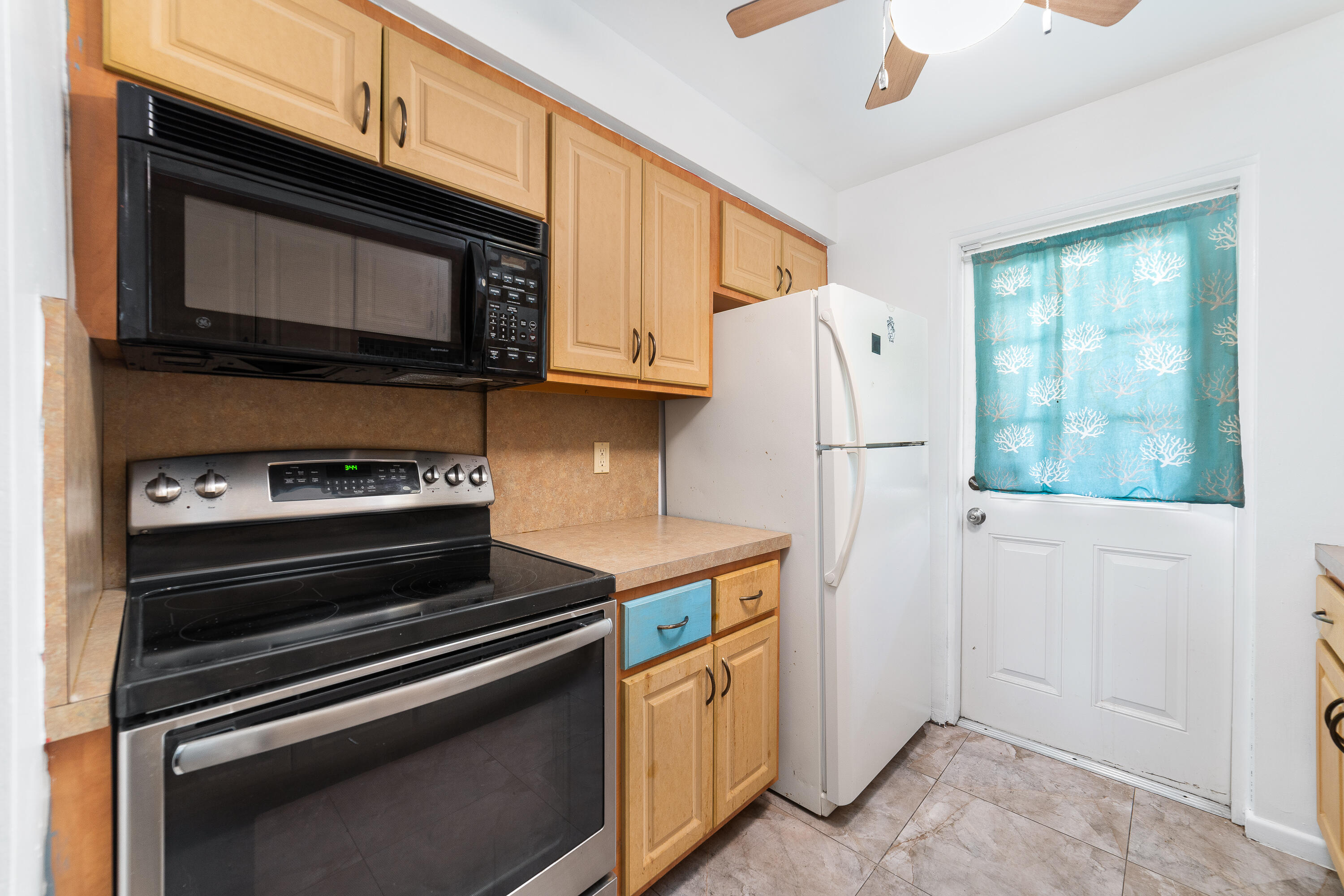 322 N Federal Highway 232 Property Photo 3