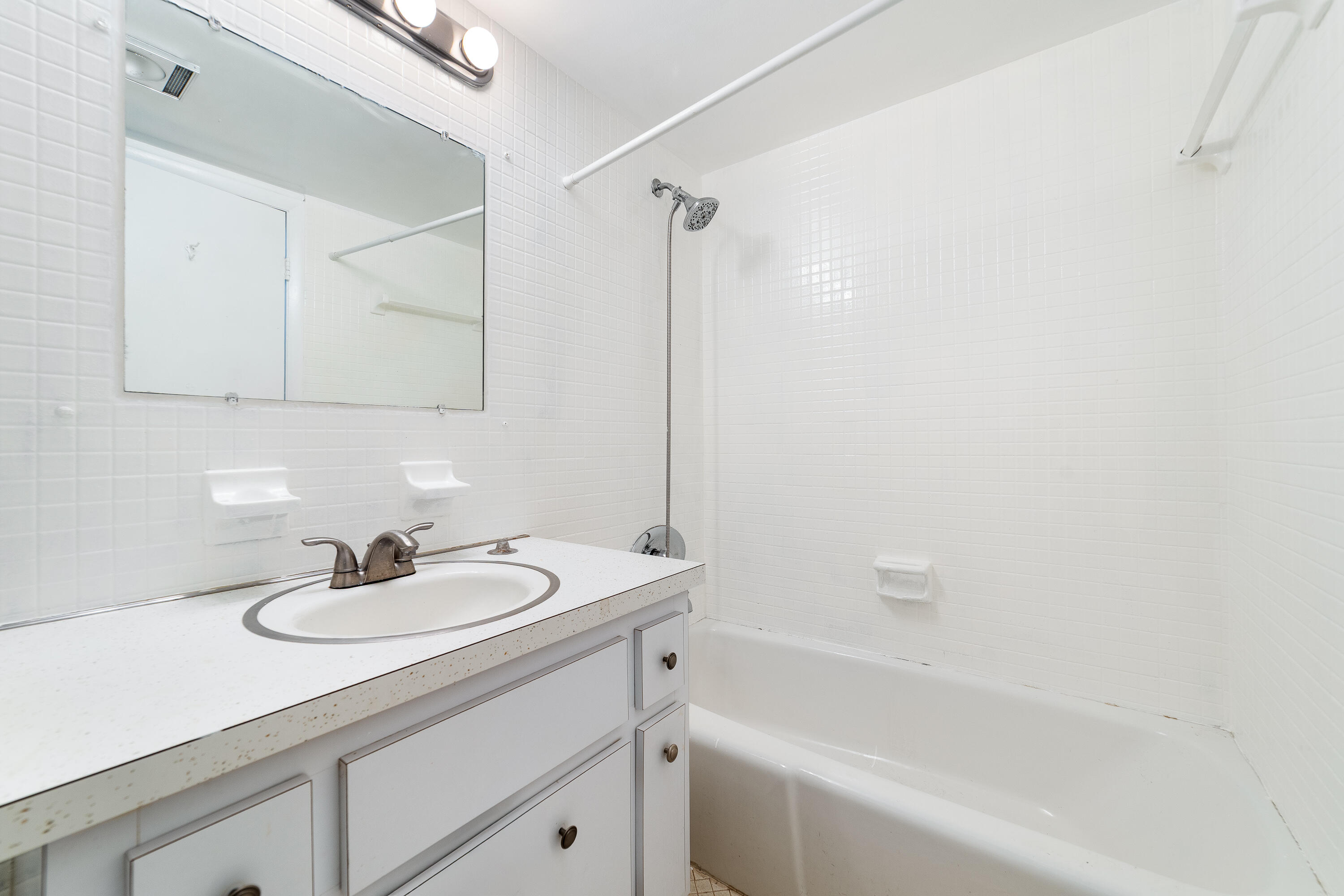 322 N Federal Highway 232 Property Photo 16