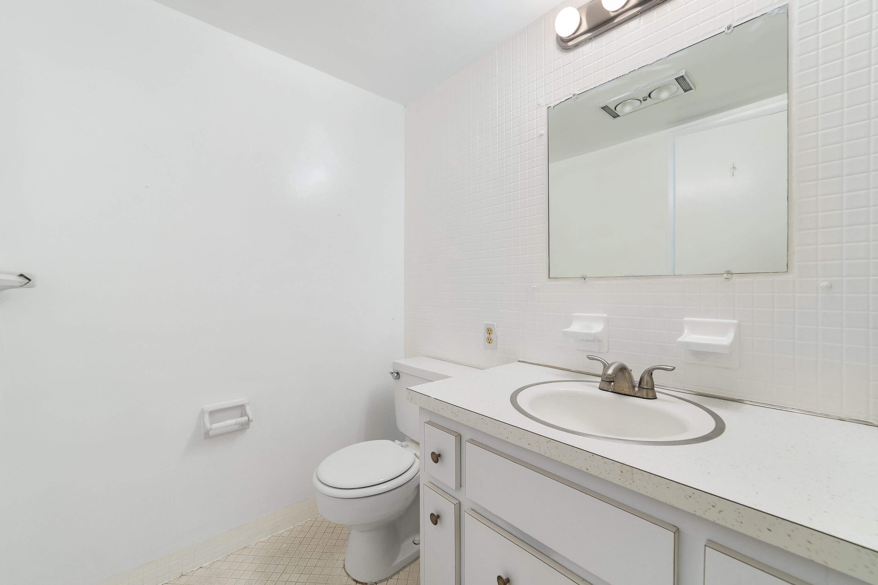 322 N Federal Highway 232 Property Photo 17