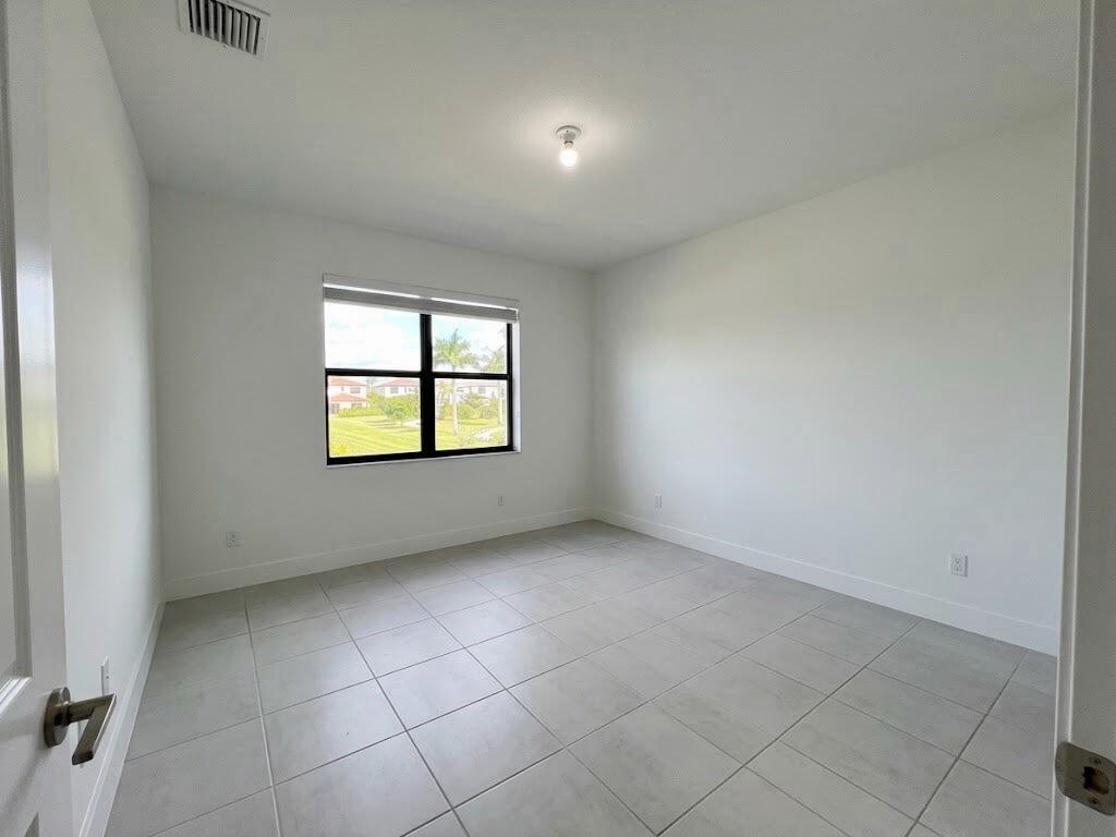 5553 Quiet Lake Place Property Photo 4